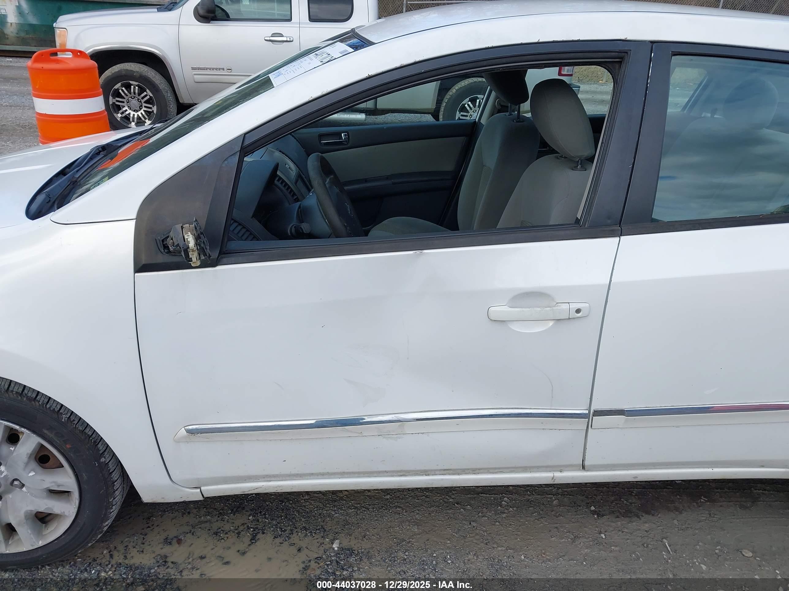 NISSAN SENTRA image 6
