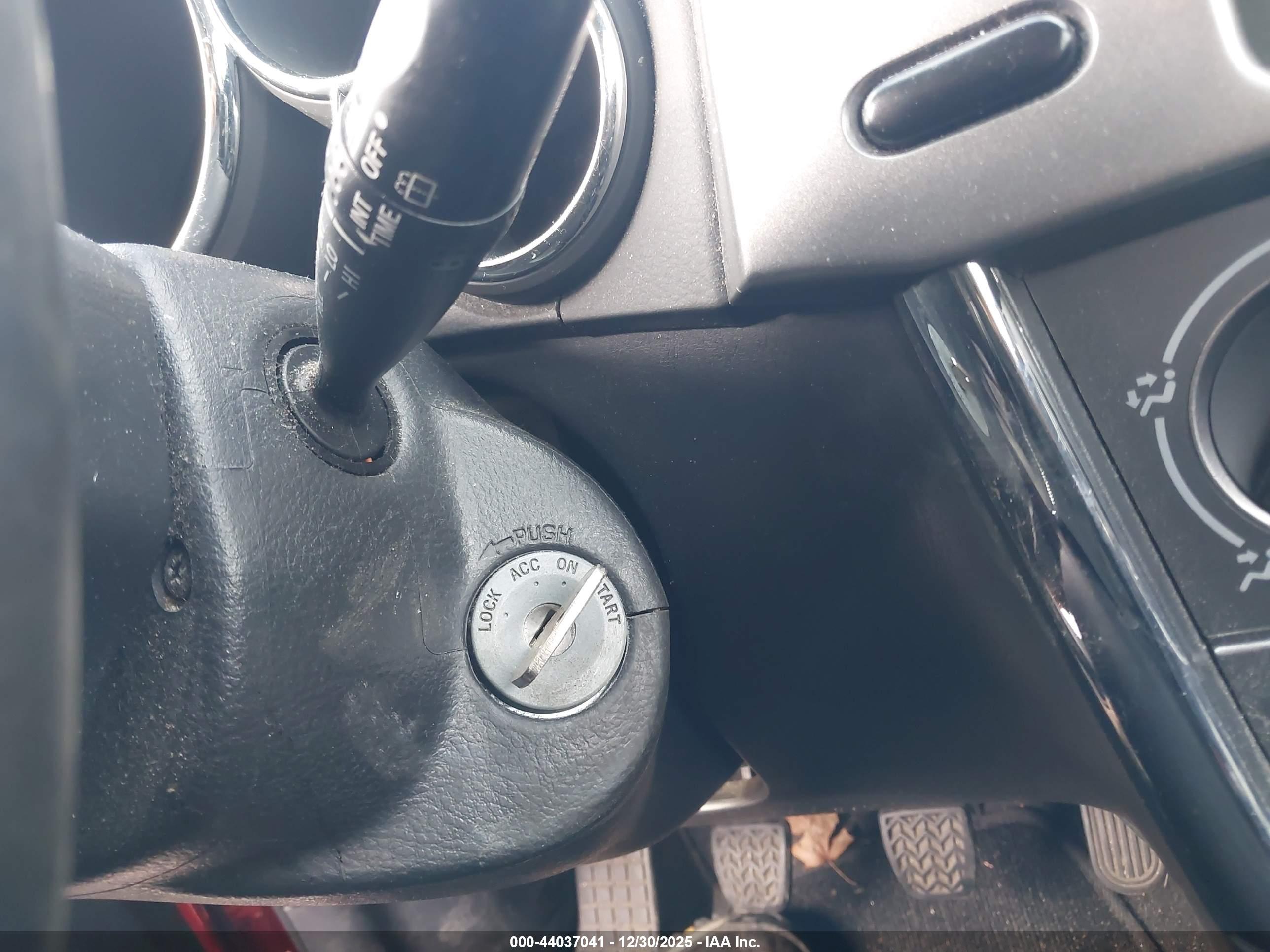 PONTIAC VIBE image 11