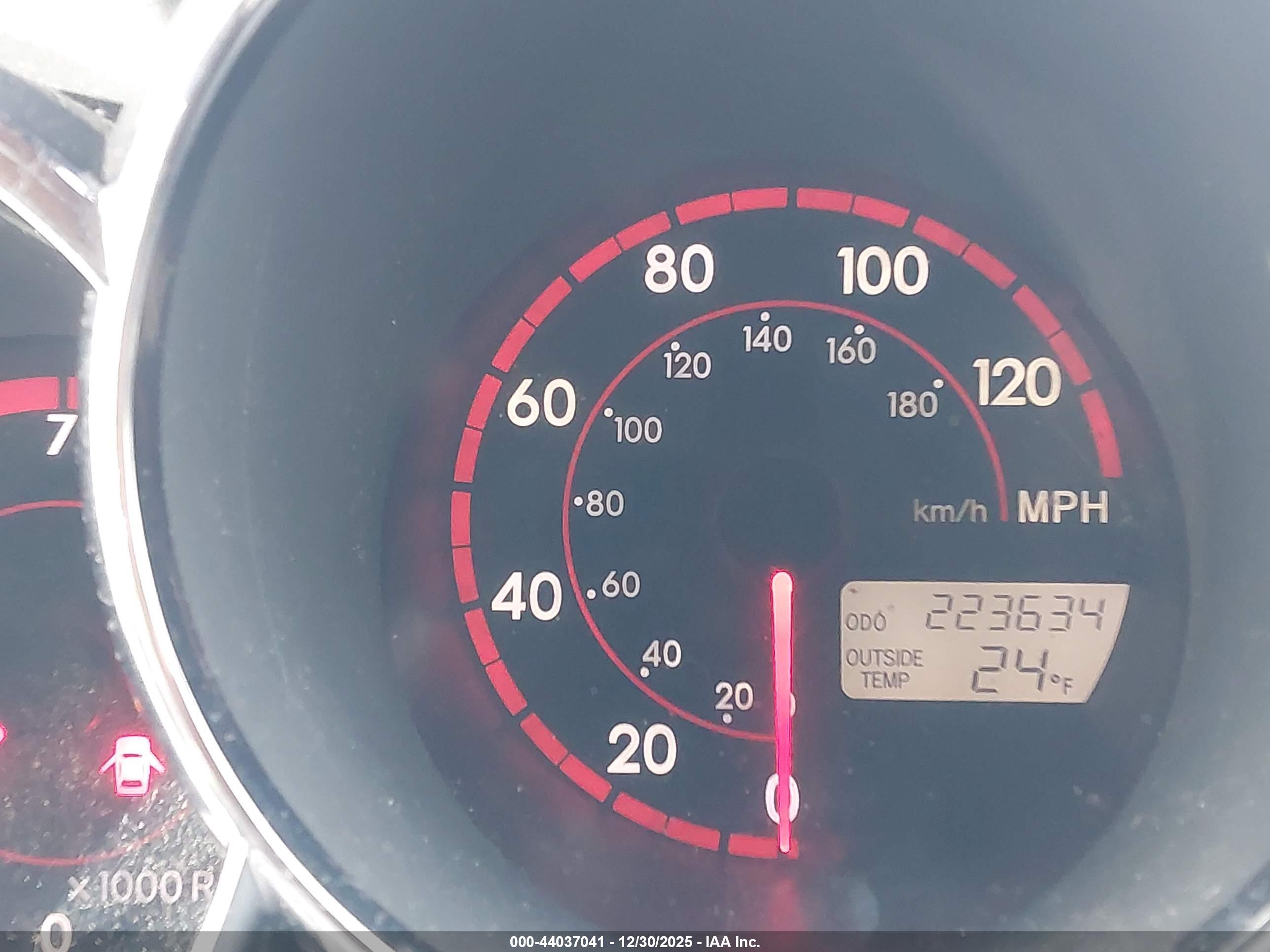 PONTIAC VIBE image 7
