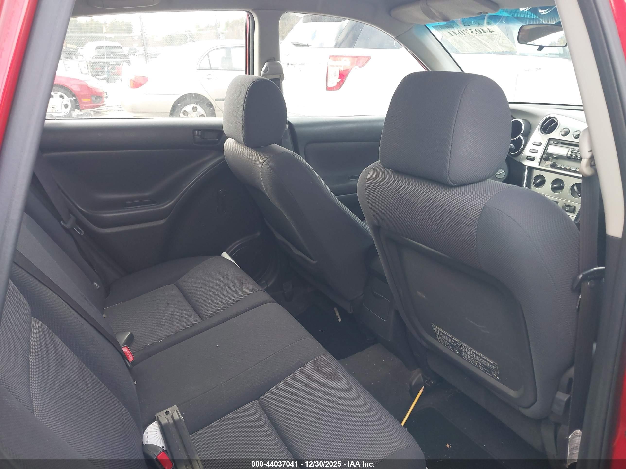PONTIAC VIBE image 8