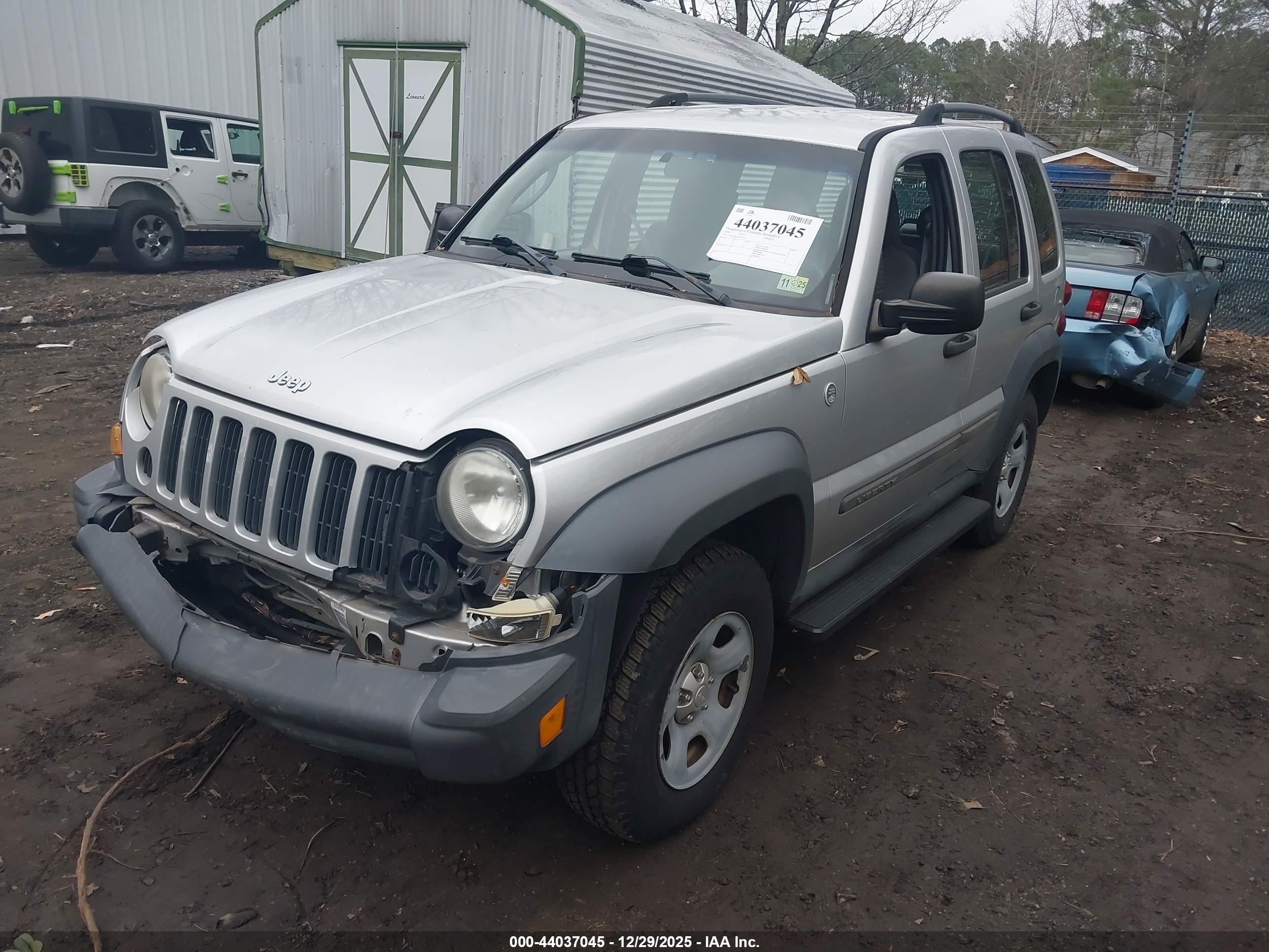 JEEP LIBERTY image 2