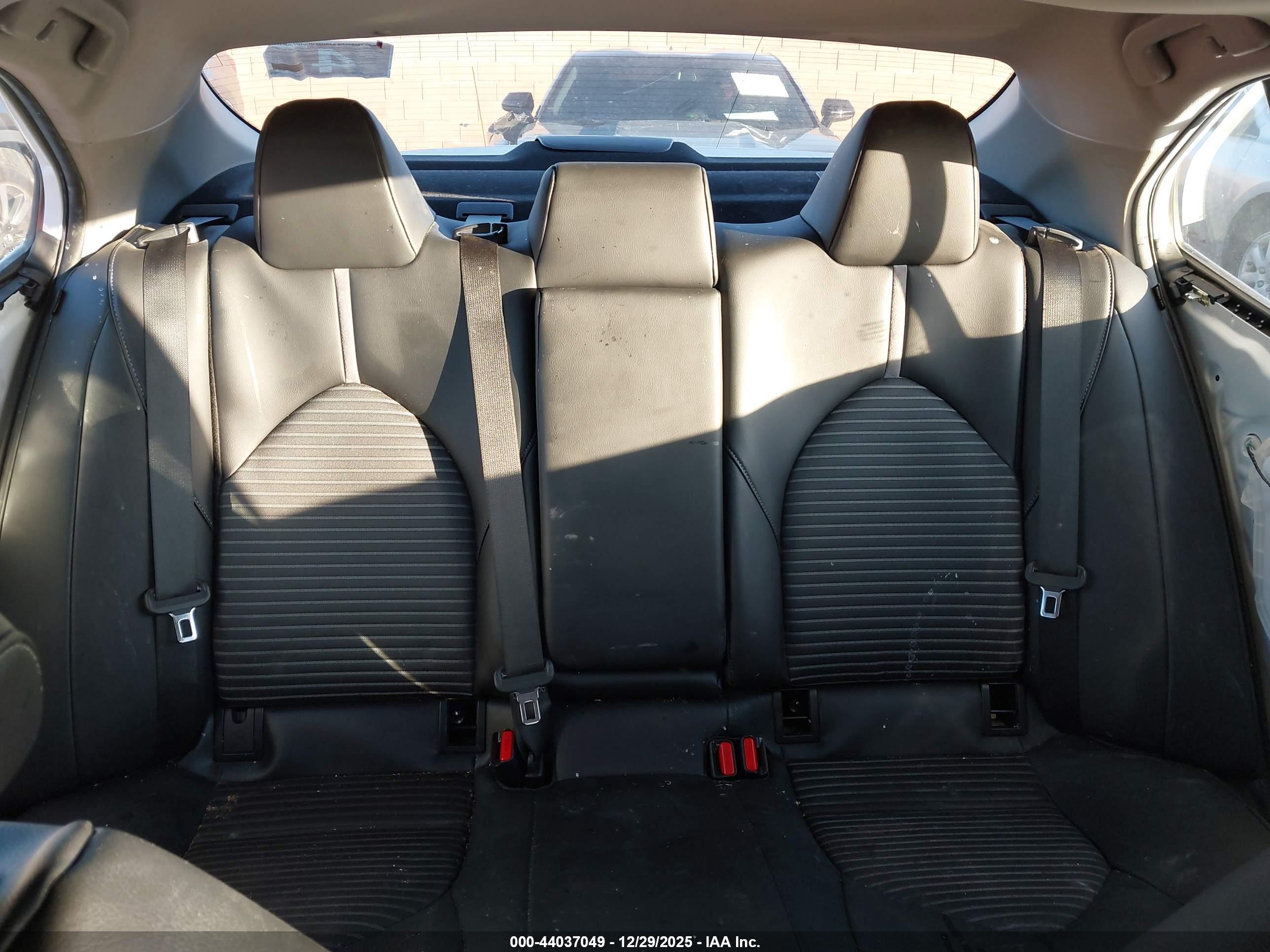 TOYOTA CAMRY image 8
