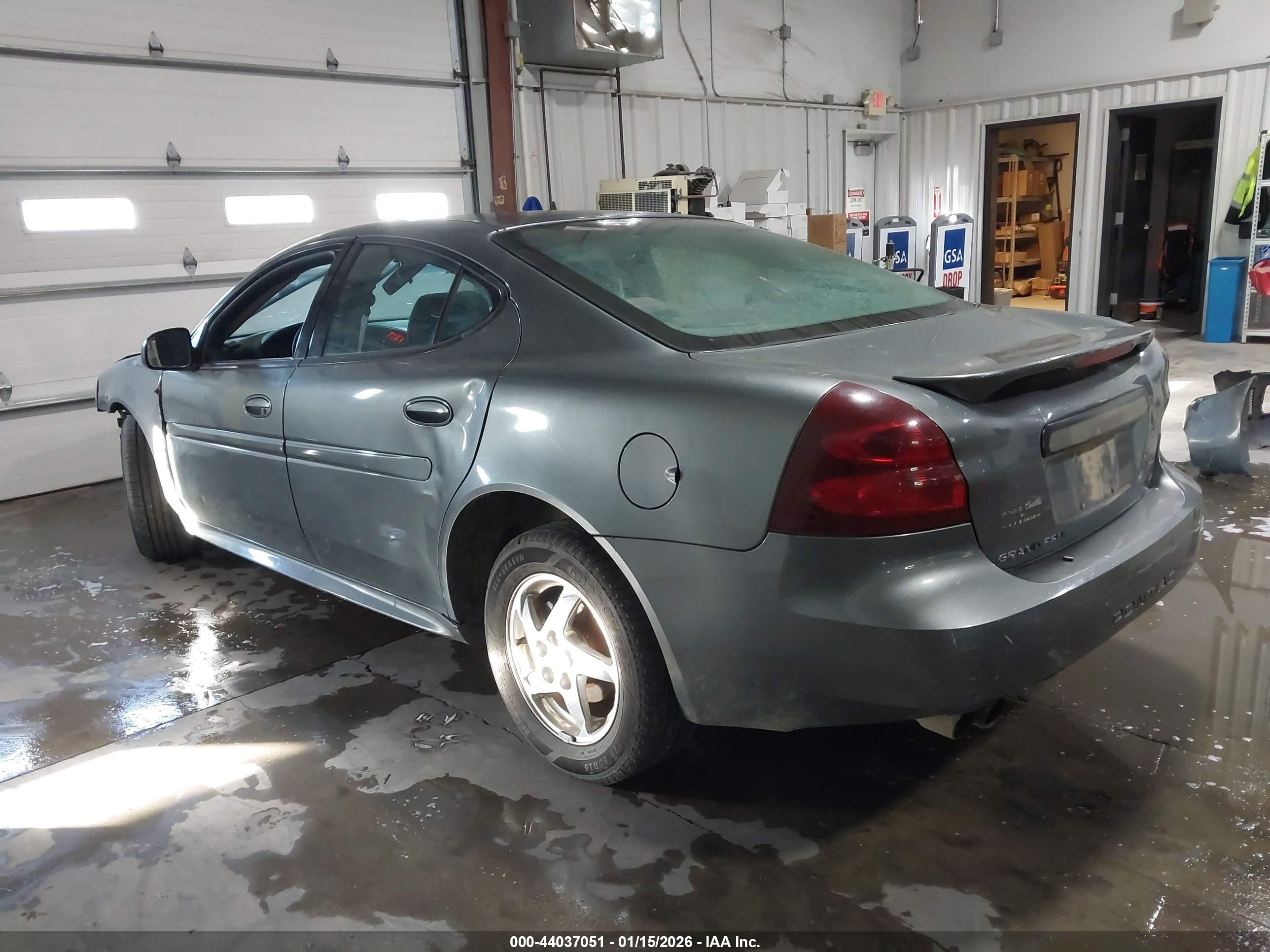 PONTIAC GRAND image 3