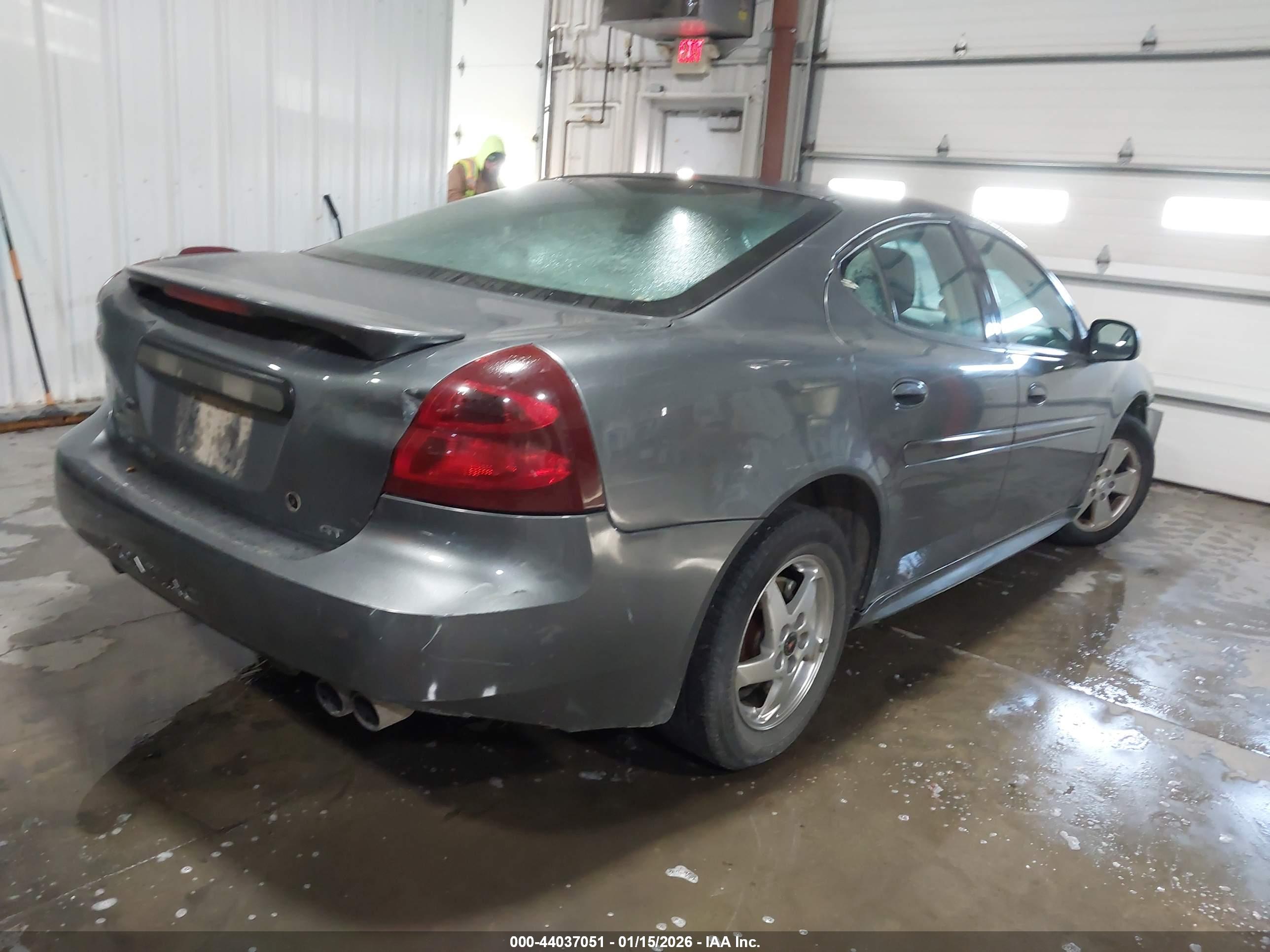 PONTIAC GRAND image 4