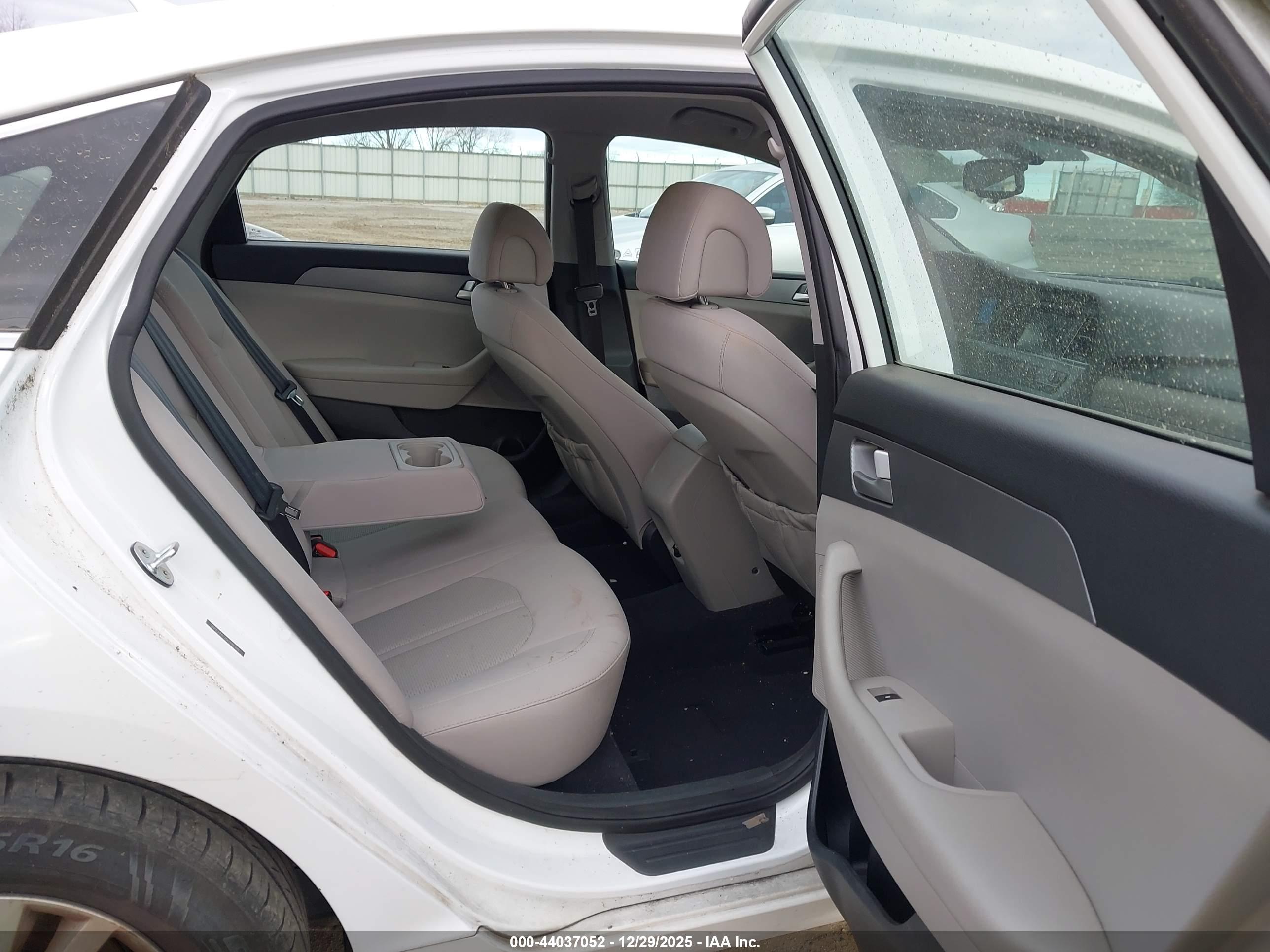 HYUNDAI SONATA image 8