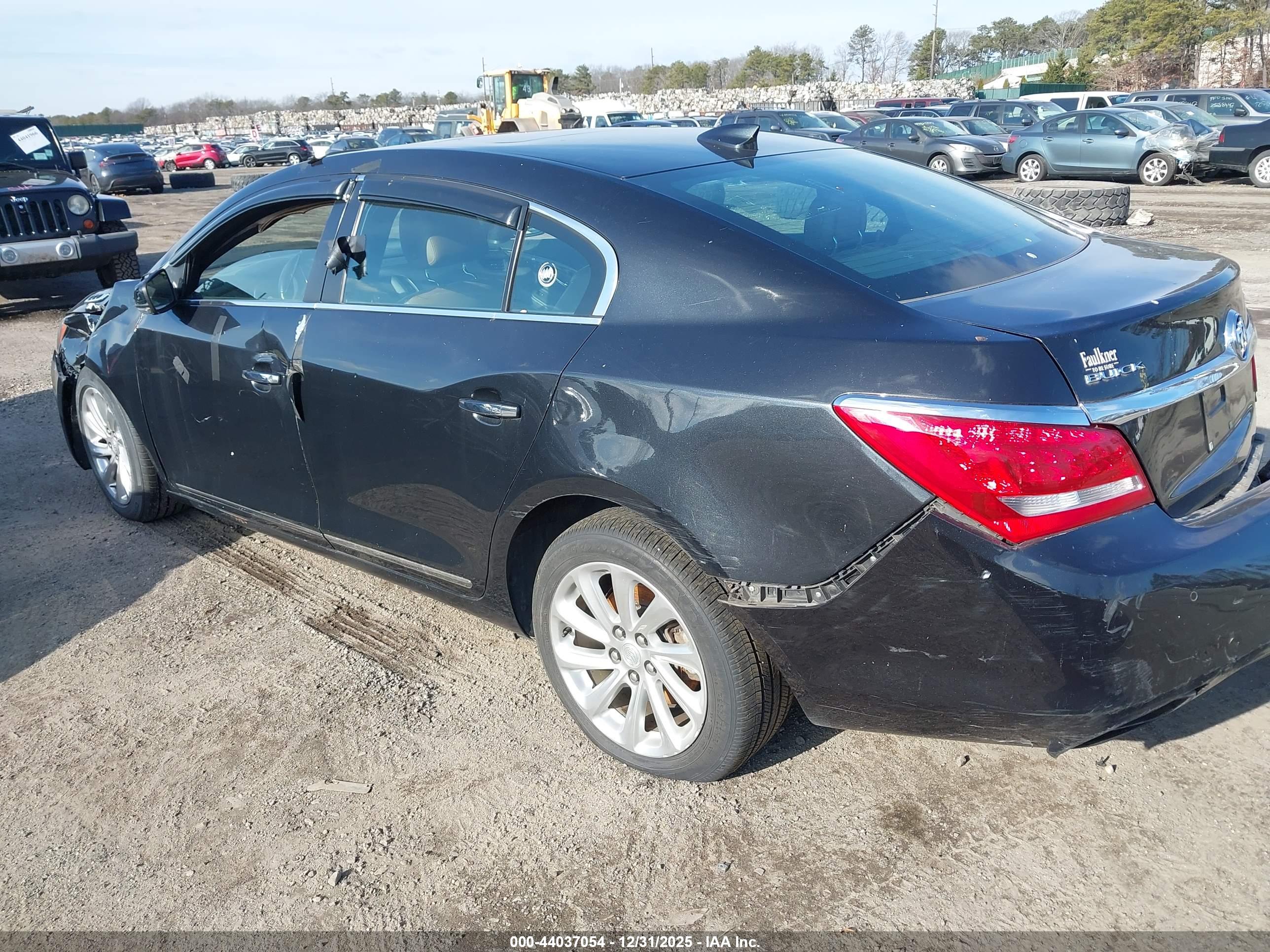 BUICK LACROSSE image 3