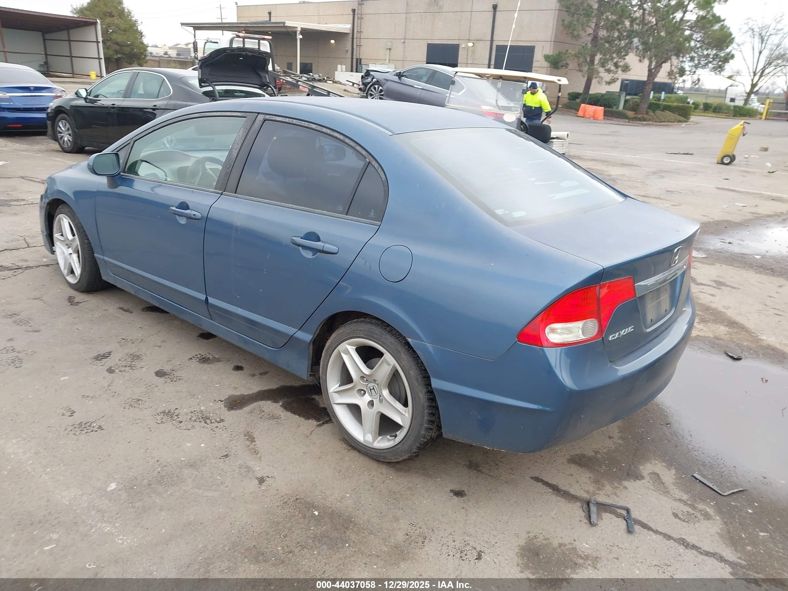 HONDA CIVIC image 3