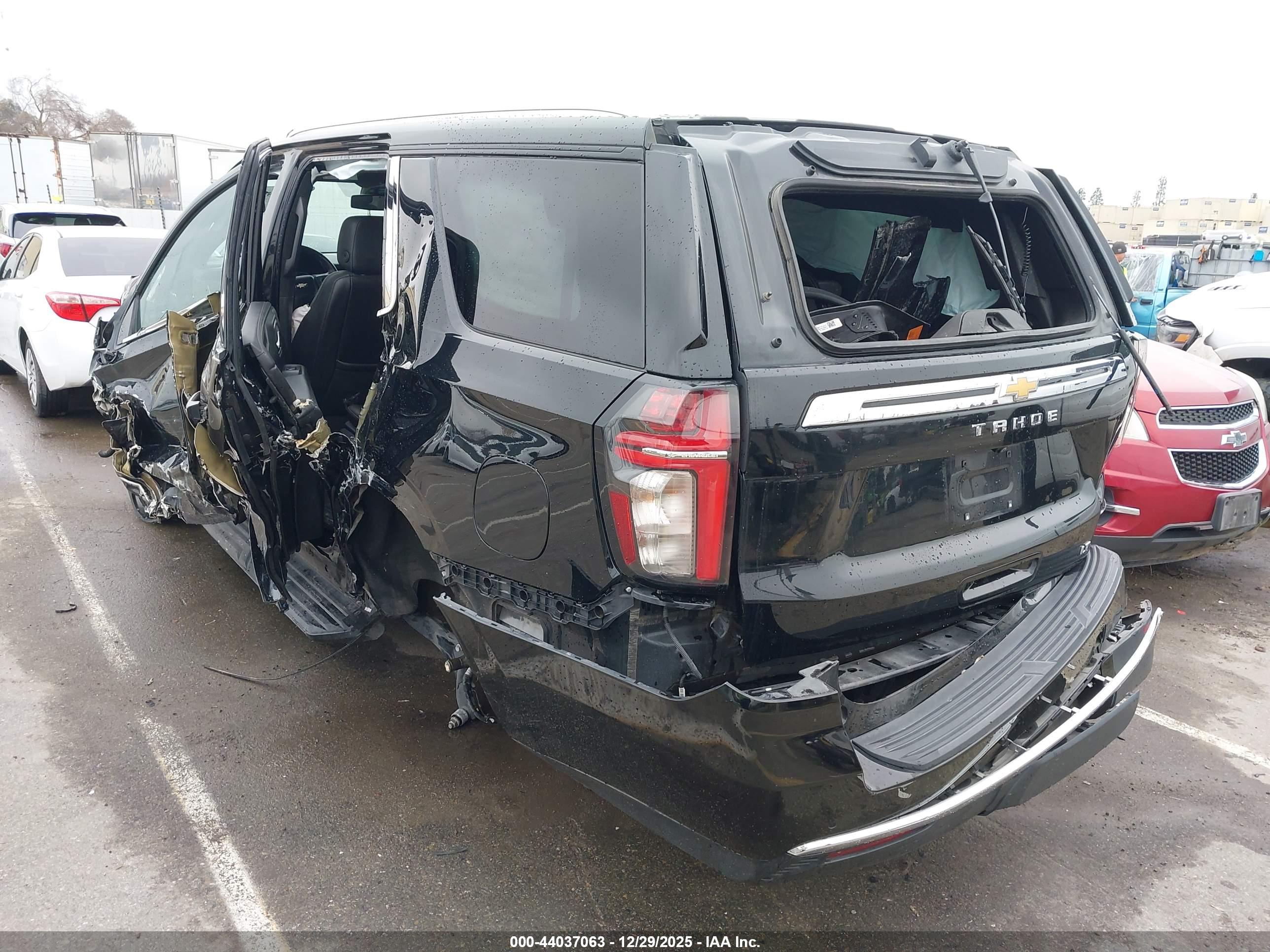 CHEVROLET TAHOE image 3