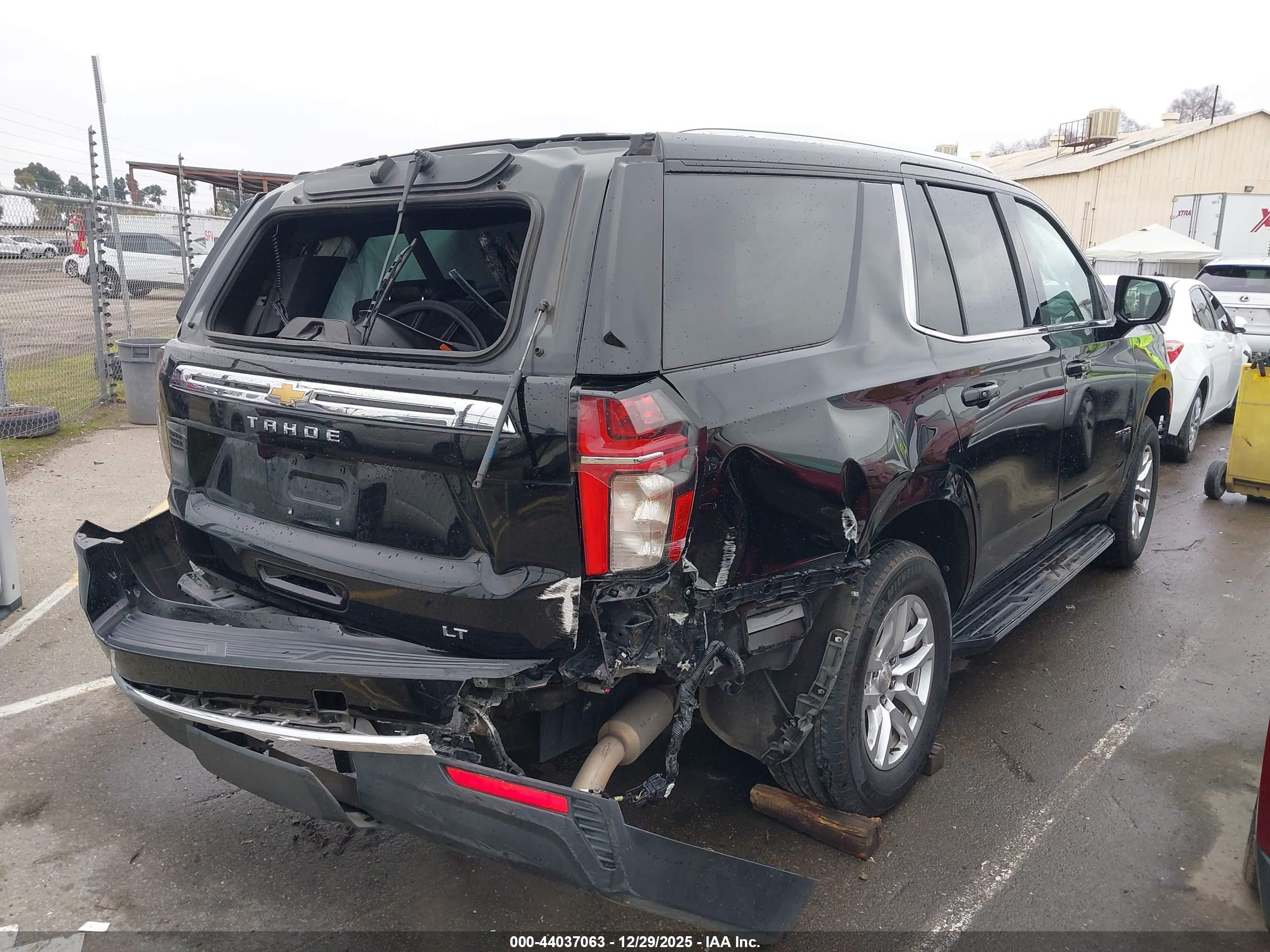 CHEVROLET TAHOE image 4