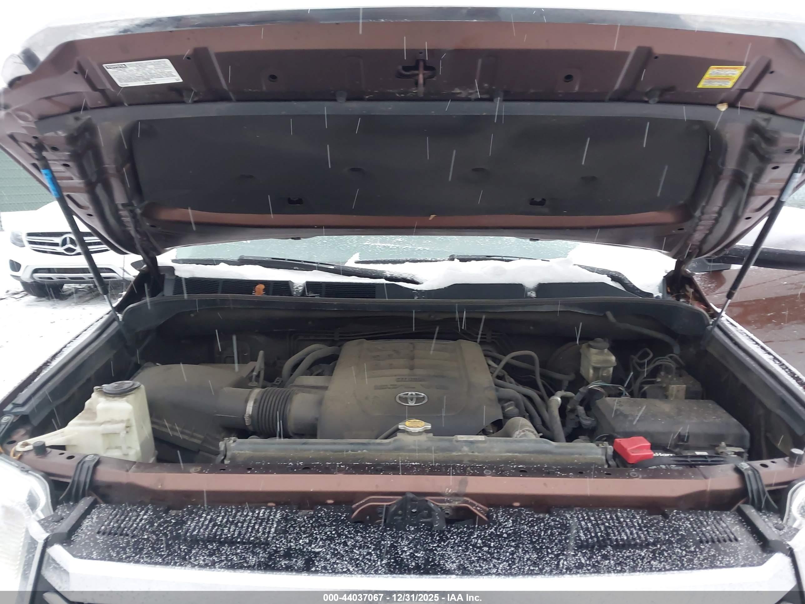 TOYOTA TUNDRA image 10
