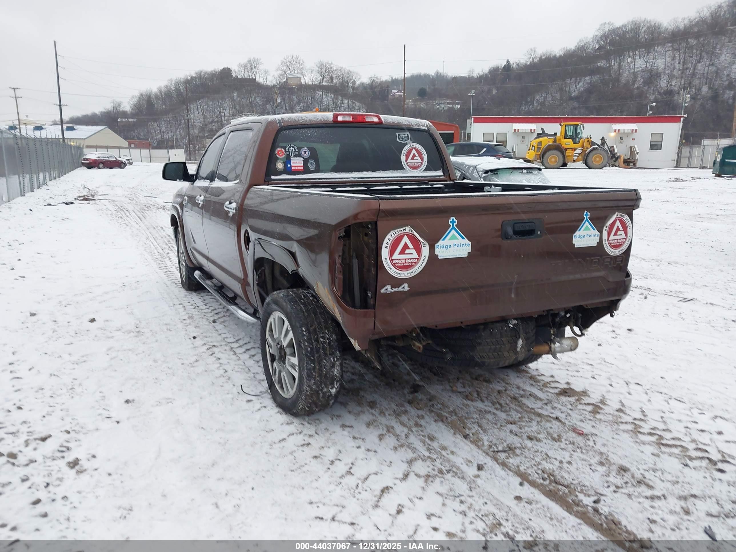 TOYOTA TUNDRA image 3