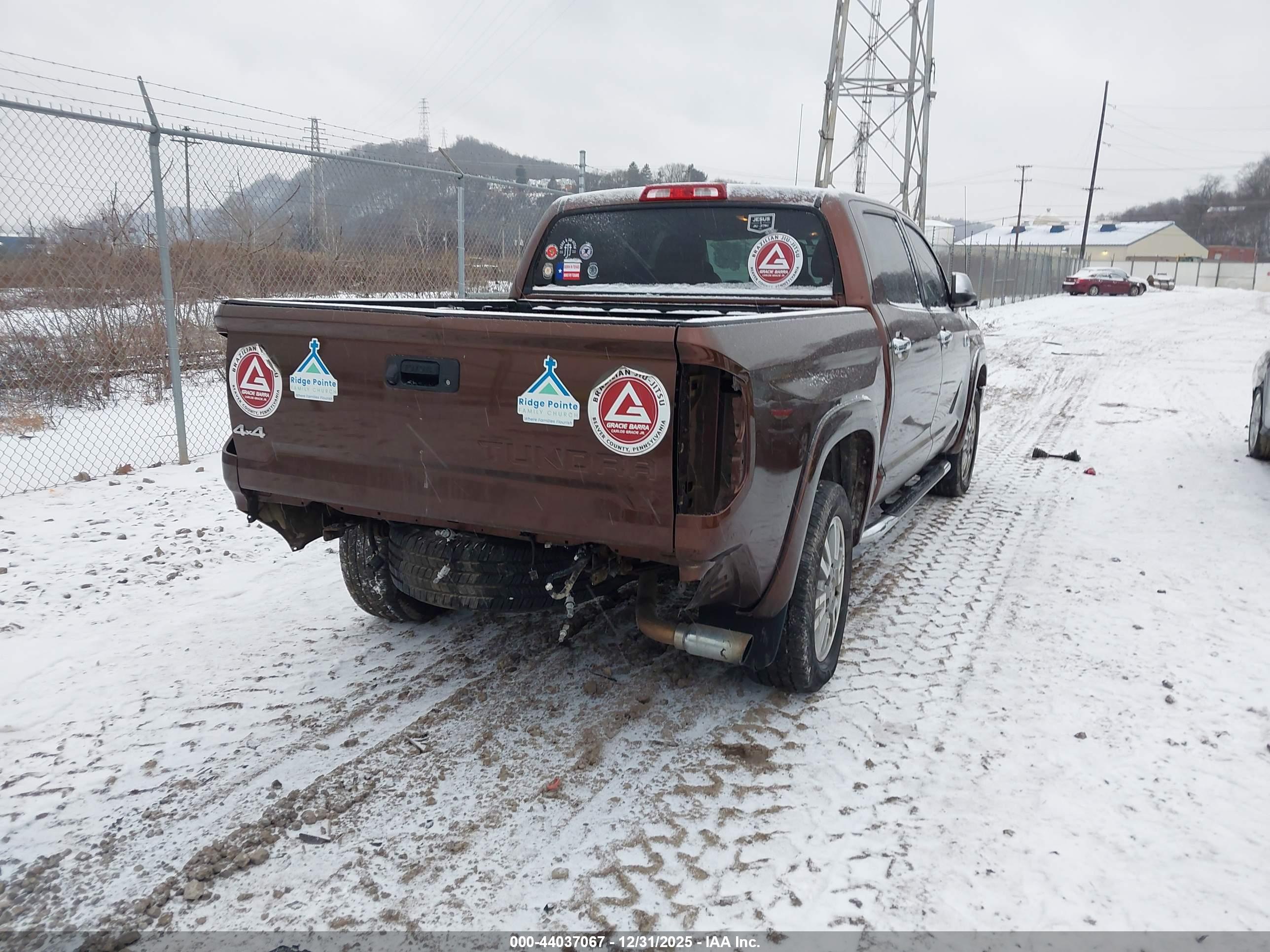 TOYOTA TUNDRA image 4