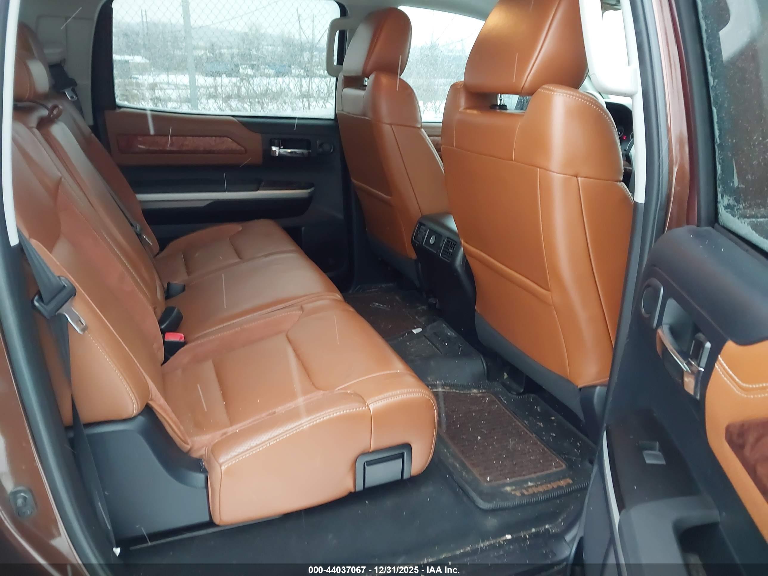 TOYOTA TUNDRA image 8