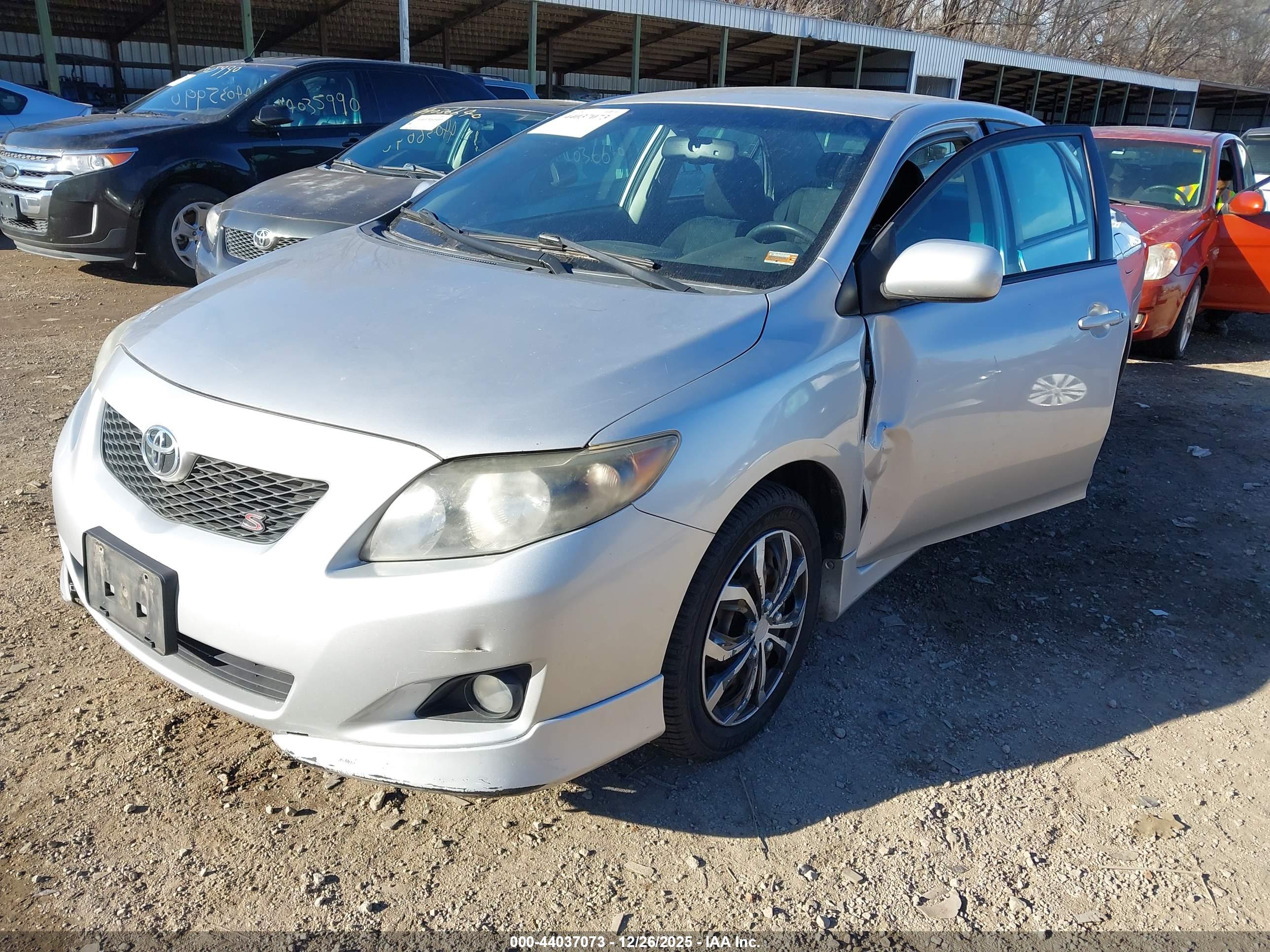 TOYOTA COROLLA image 2
