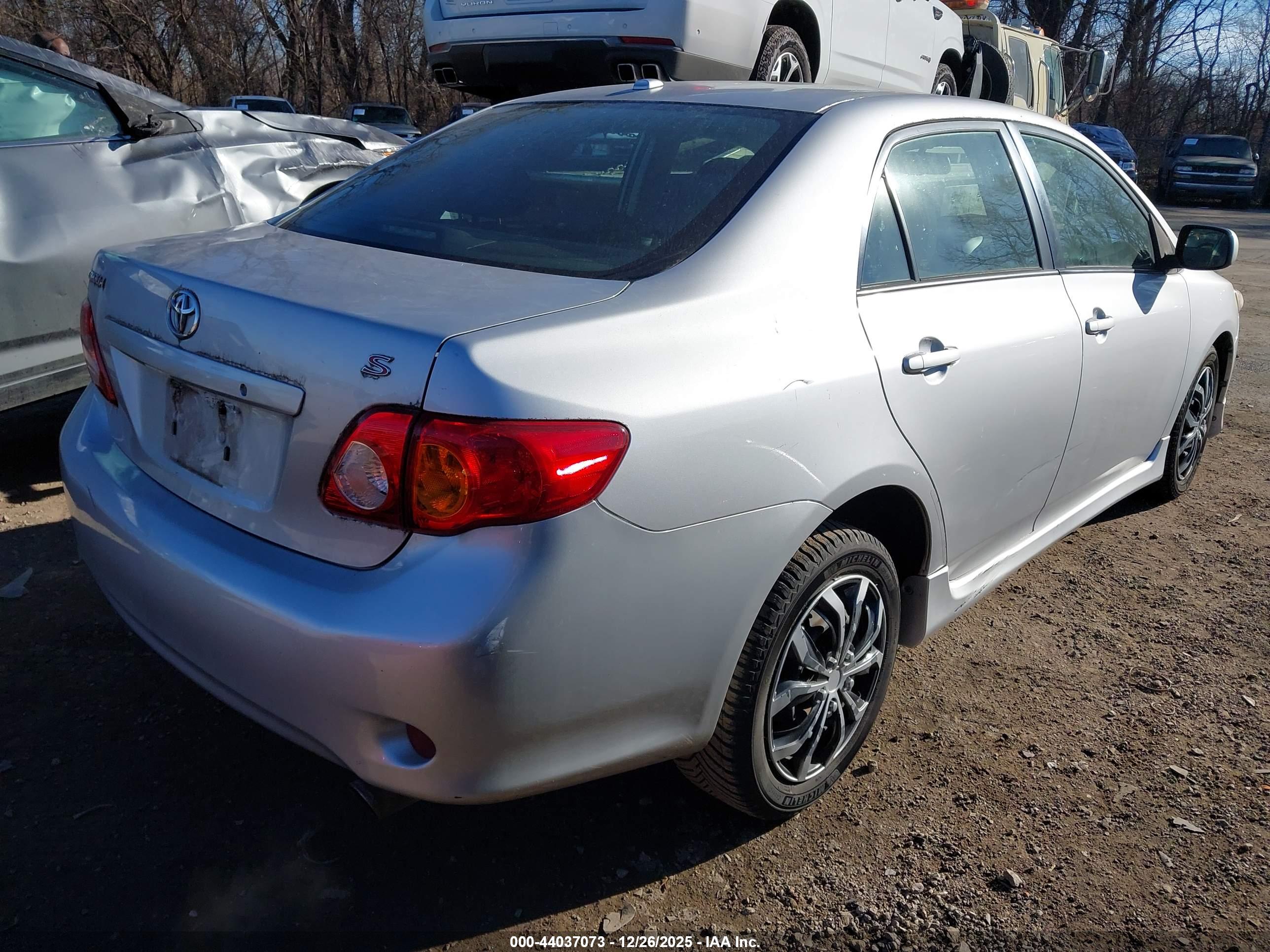 TOYOTA COROLLA image 4
