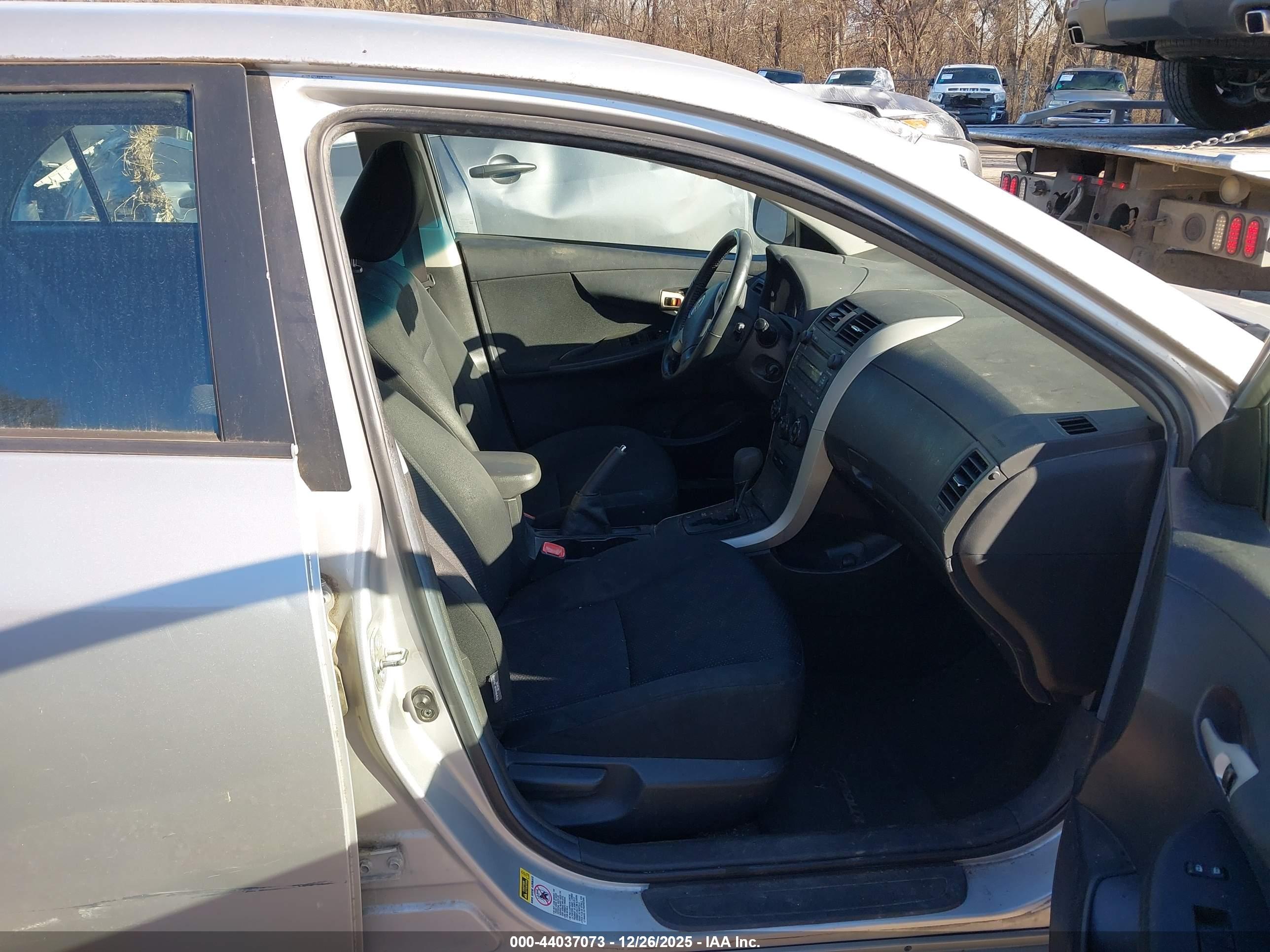 TOYOTA COROLLA image 5