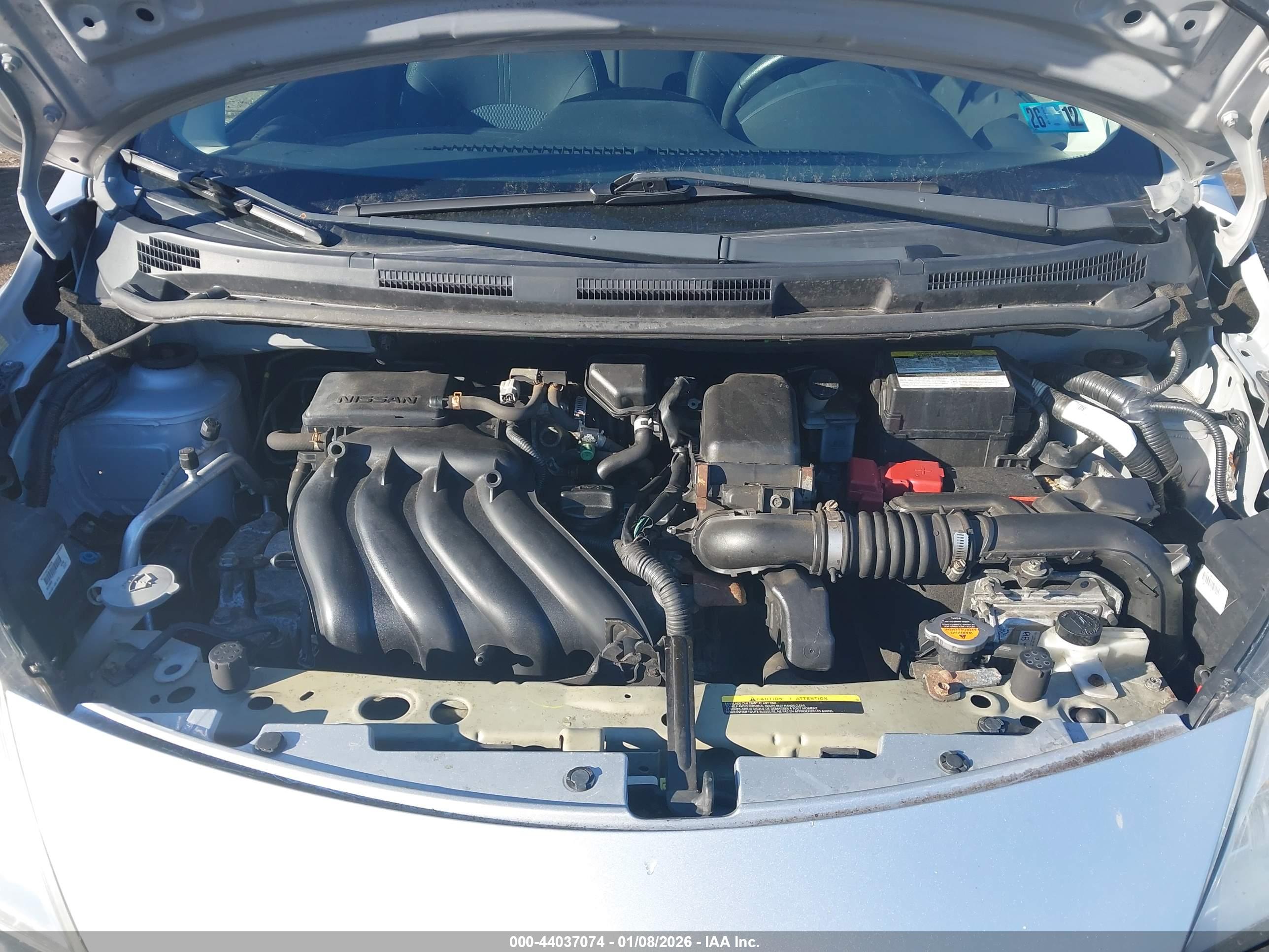 NISSAN VERSA image 10