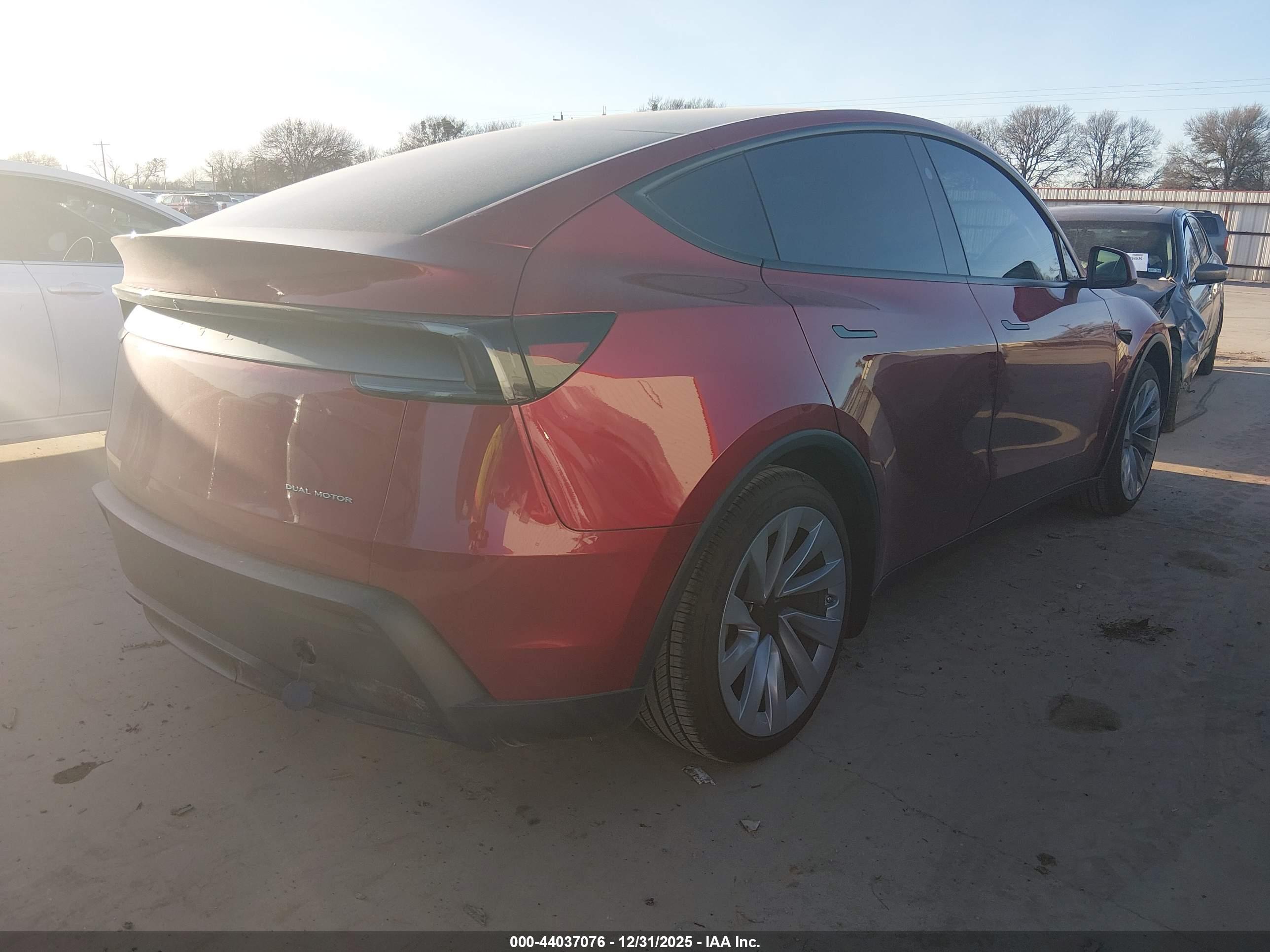 TESLA MODEL image 4