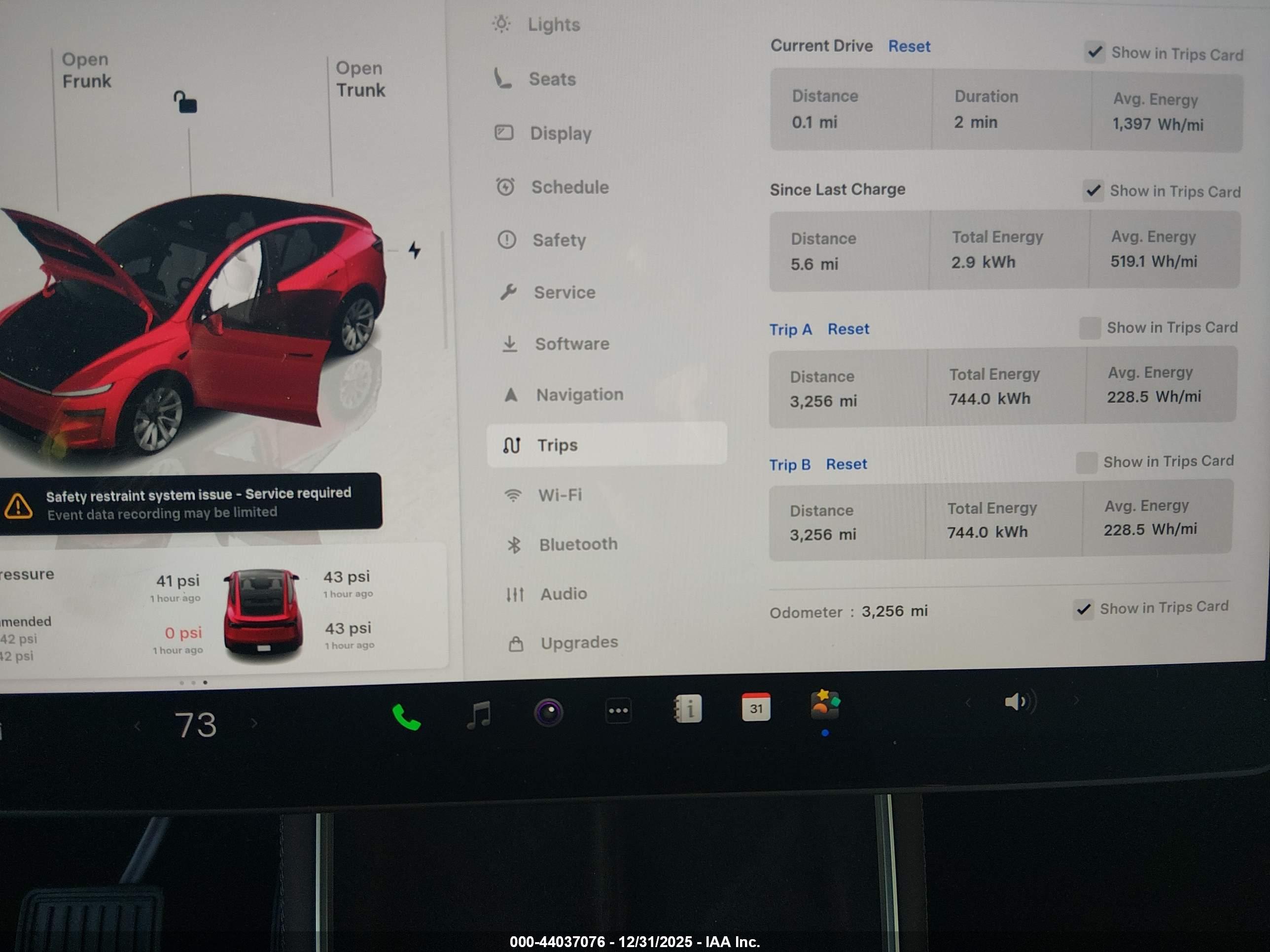 TESLA MODEL image 7