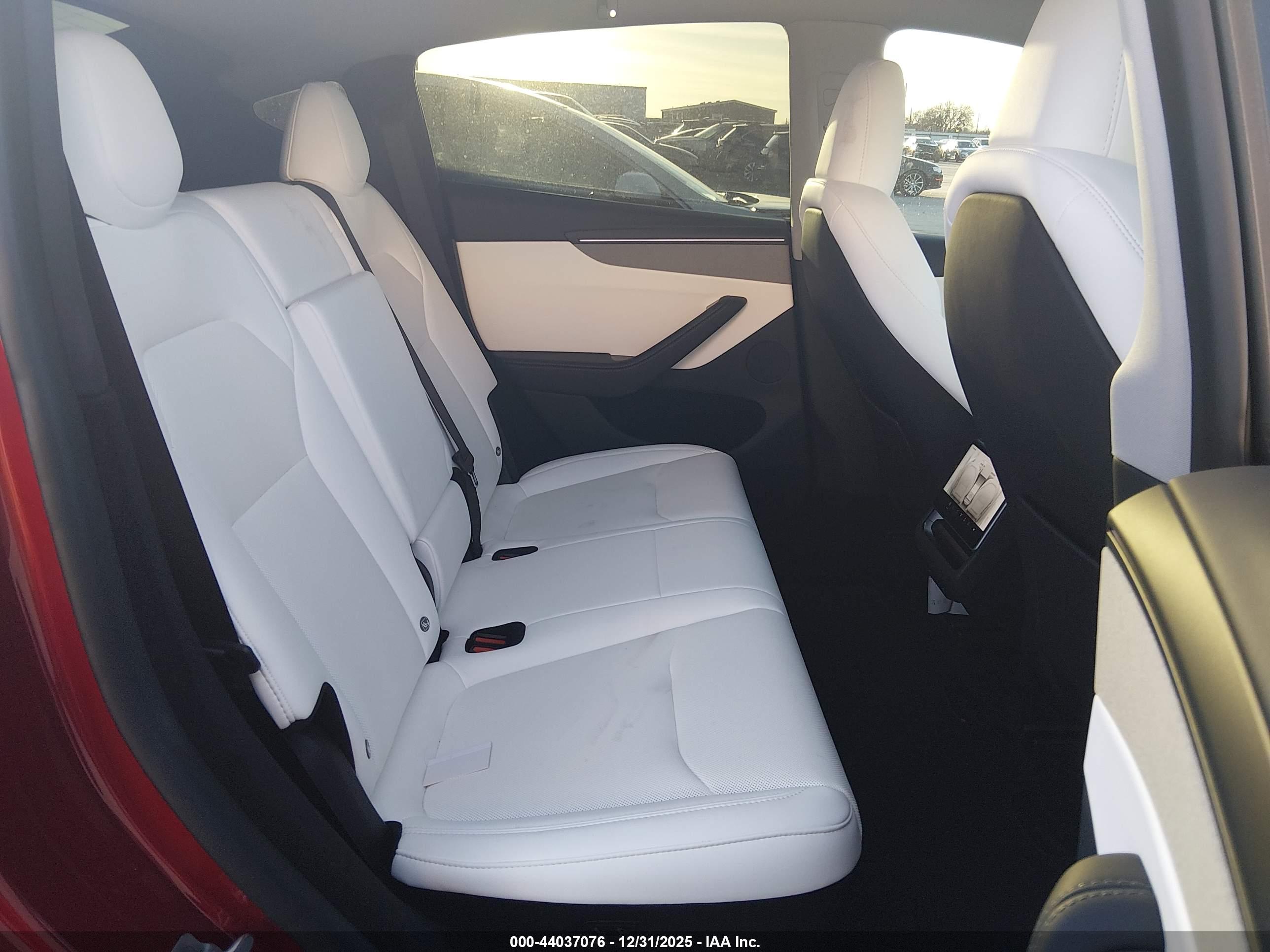 TESLA MODEL image 8