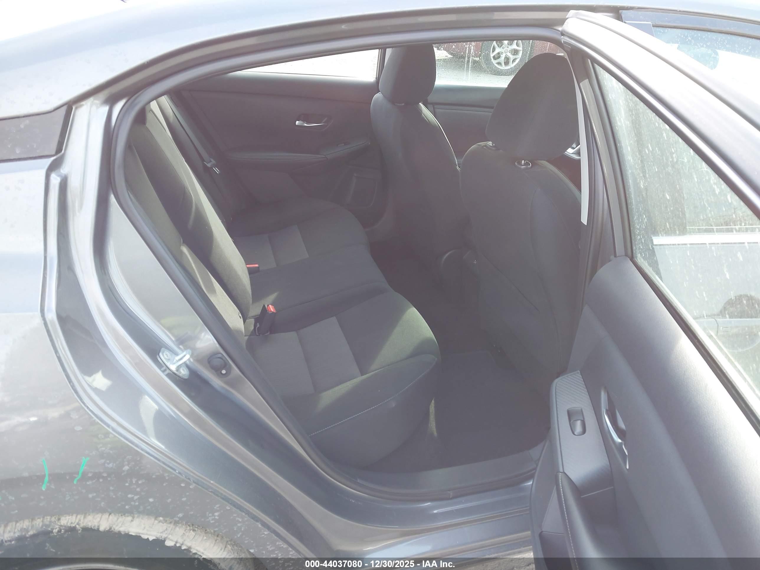 NISSAN SENTRA image 8