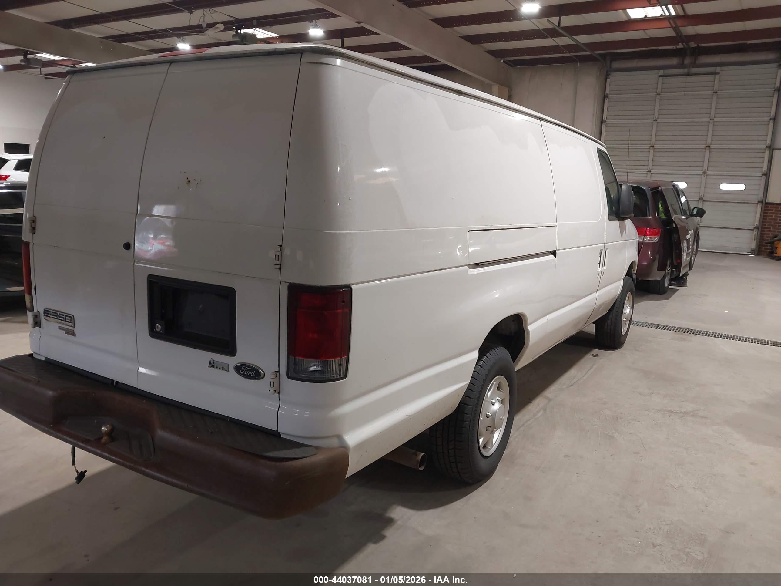 FORD E-350 image 4