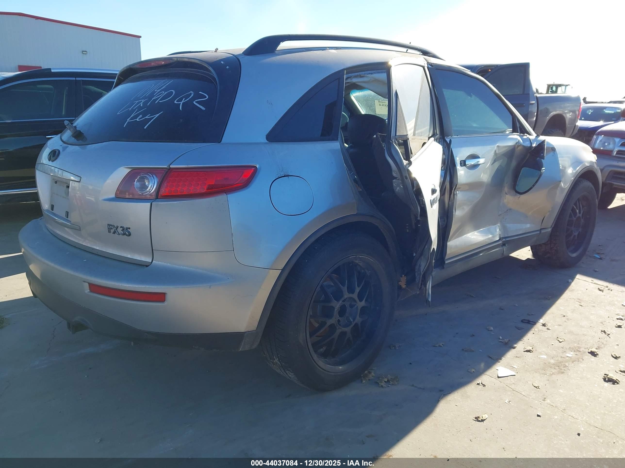 INFINITI FX35 image 4