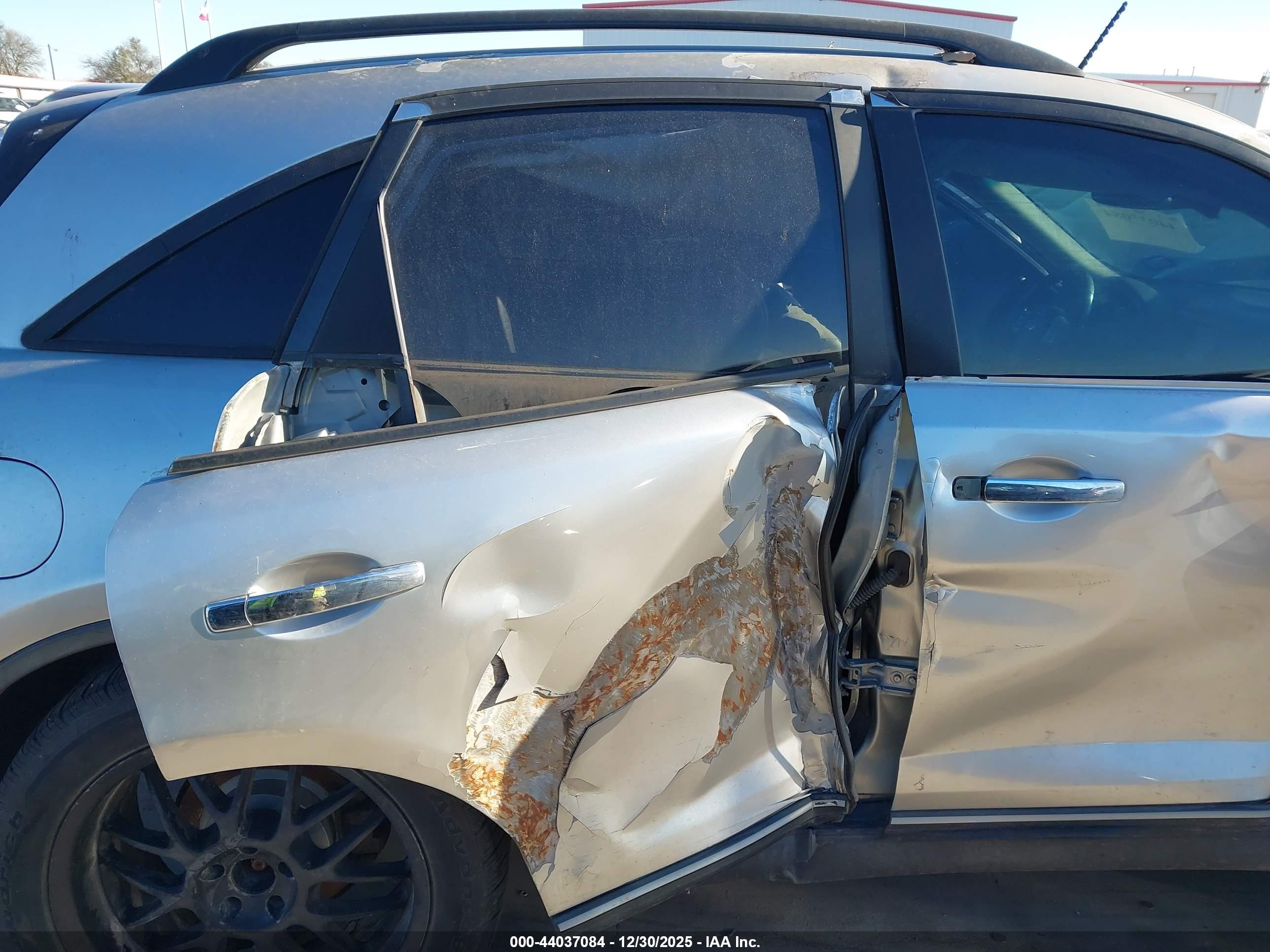 INFINITI FX35 image 6