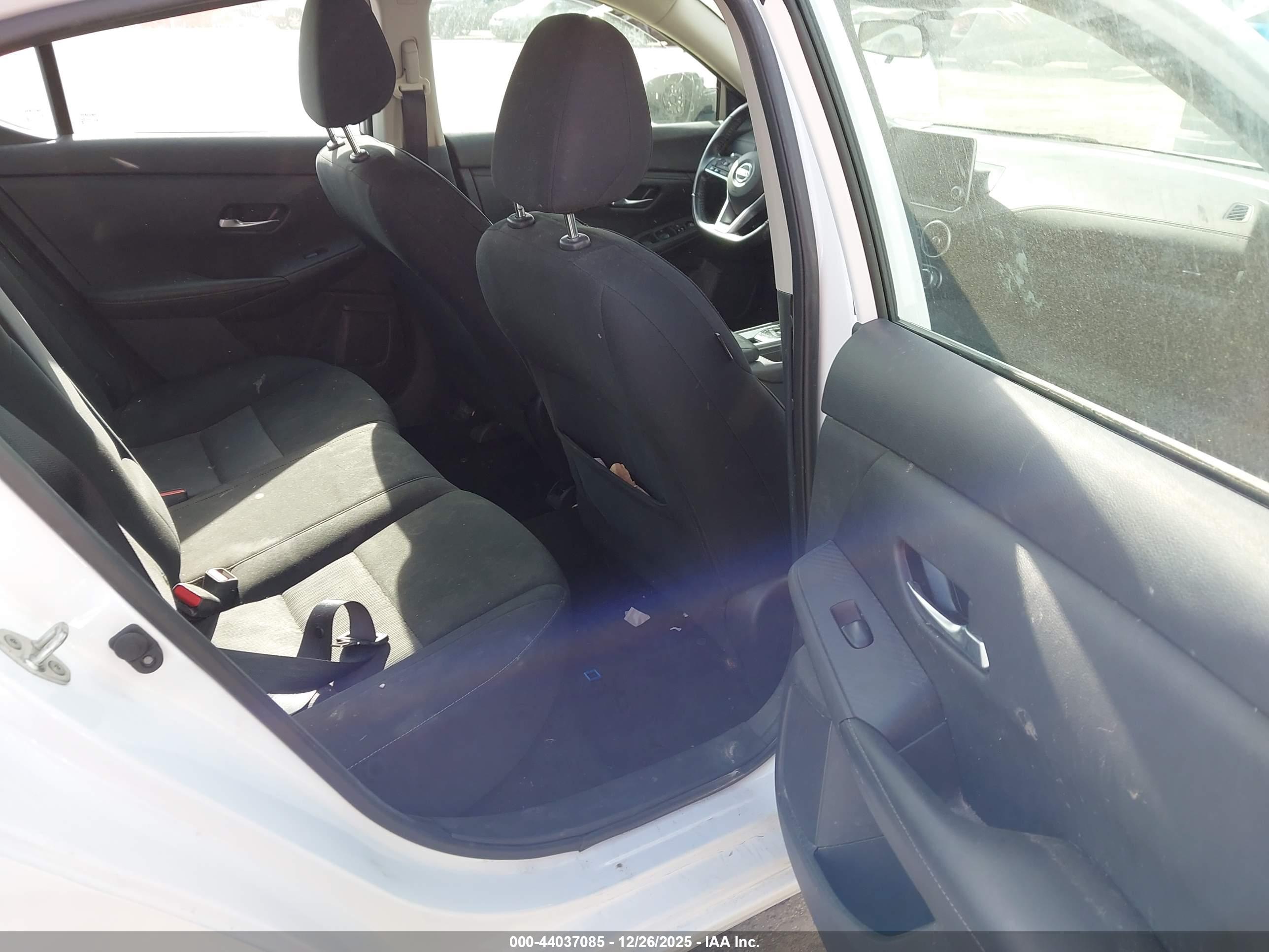 NISSAN SENTRA image 8