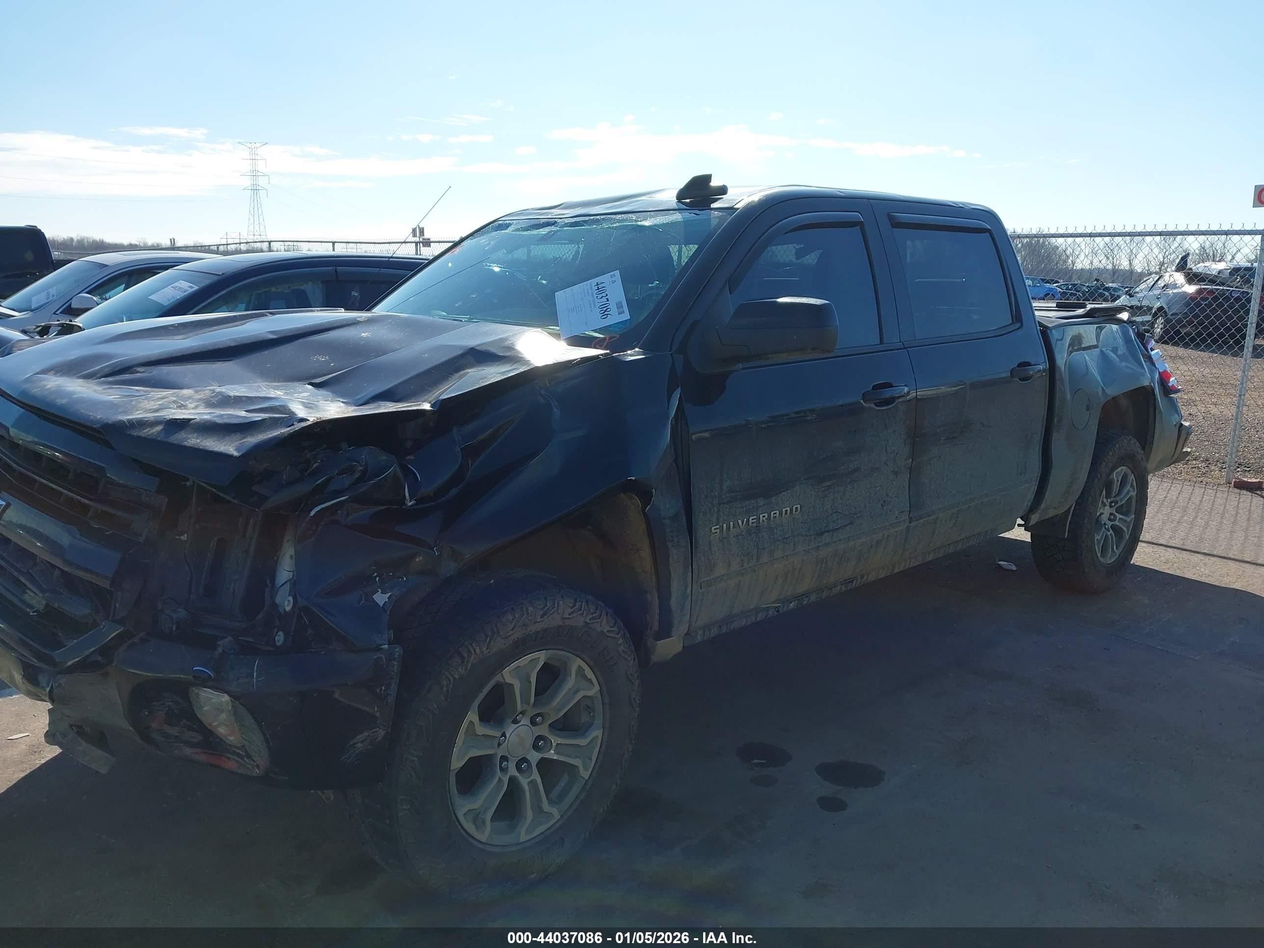 CHEVROLET SILVERADO image 2