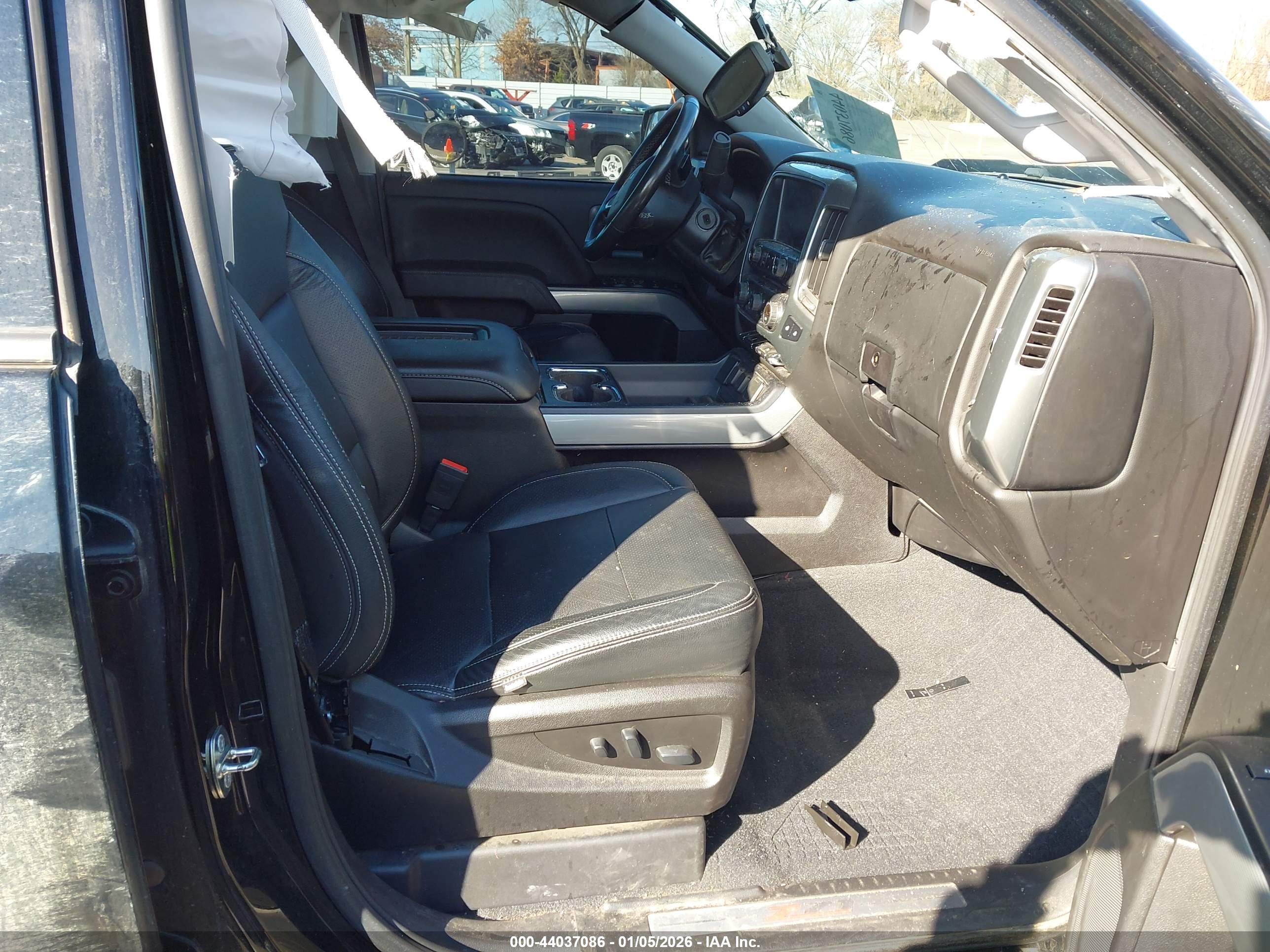 CHEVROLET SILVERADO image 5