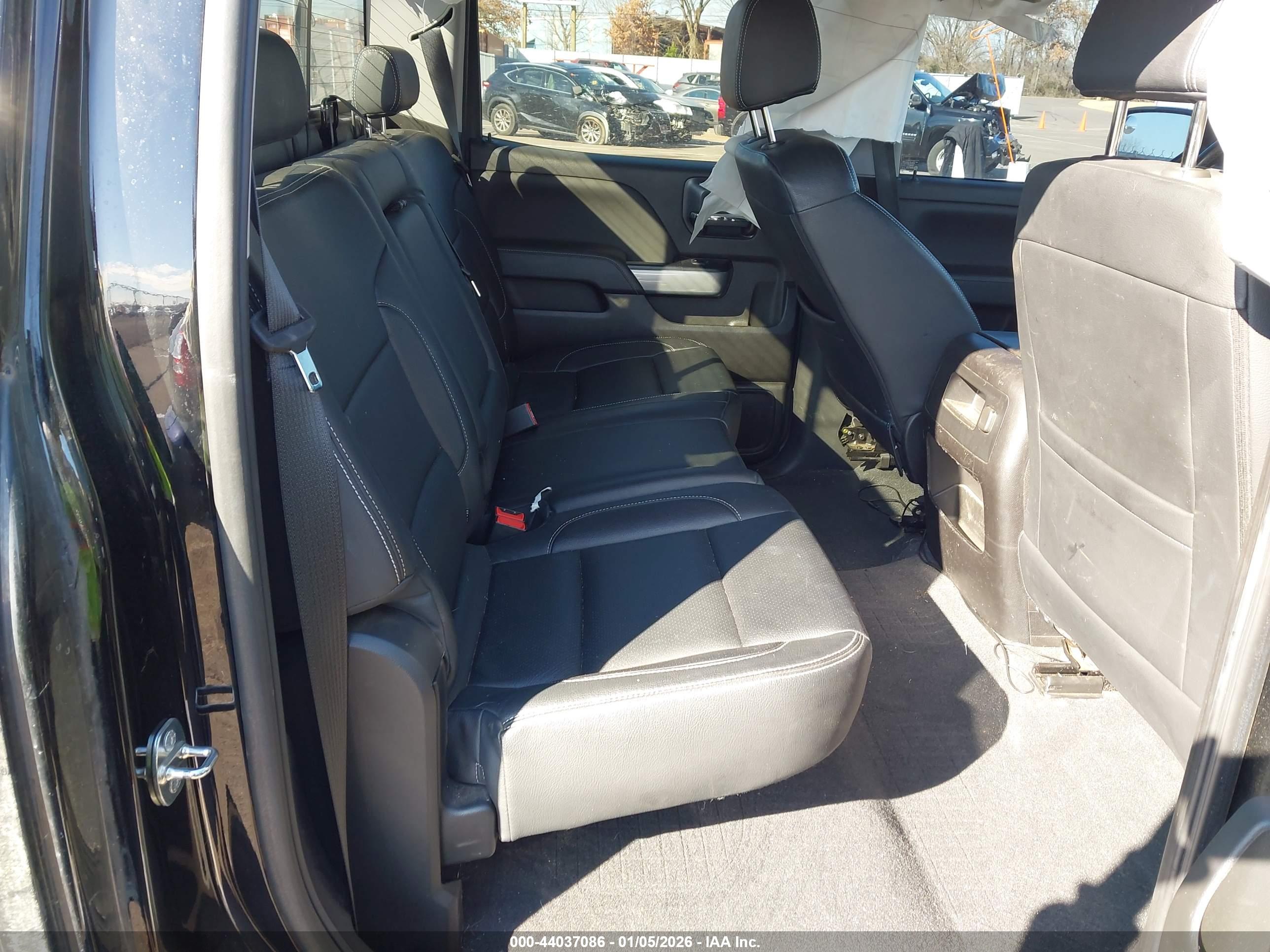 CHEVROLET SILVERADO image 8