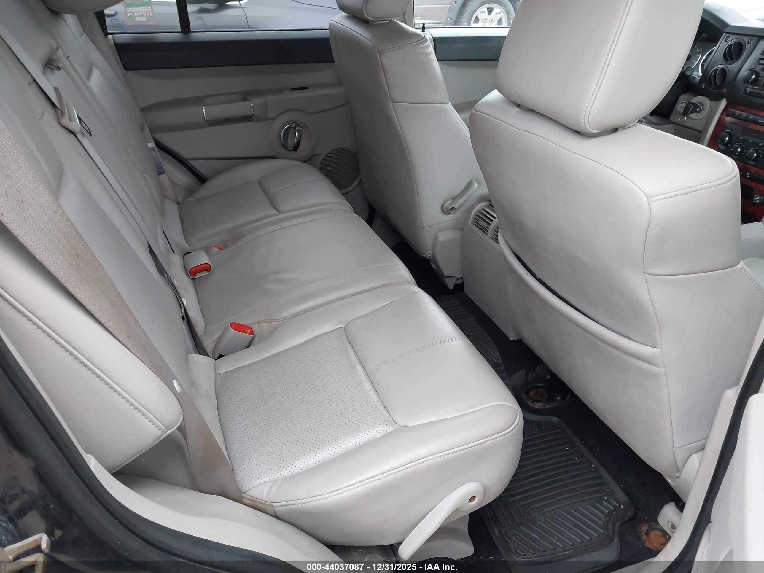 JEEP COMMANDER image 8