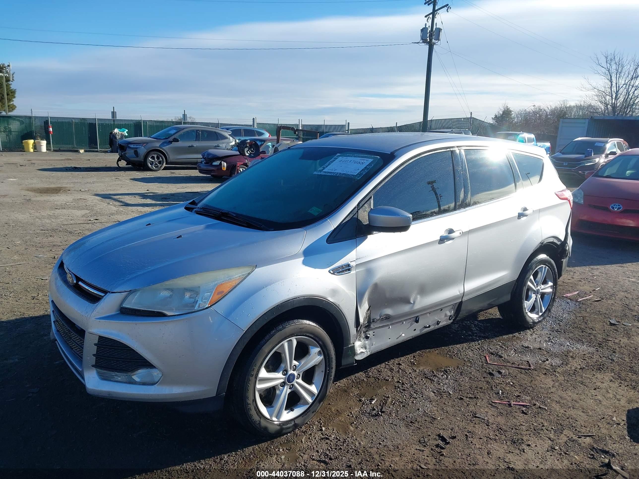 FORD ESCAPE image 2