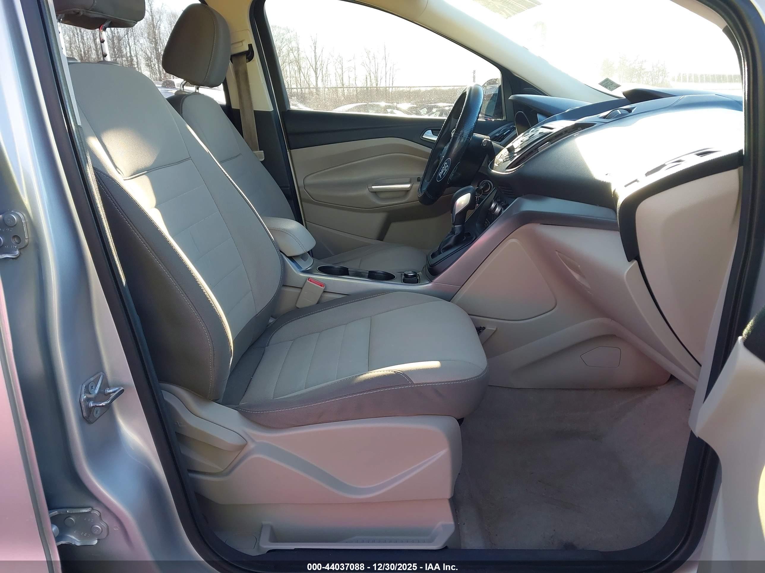 FORD ESCAPE image 5