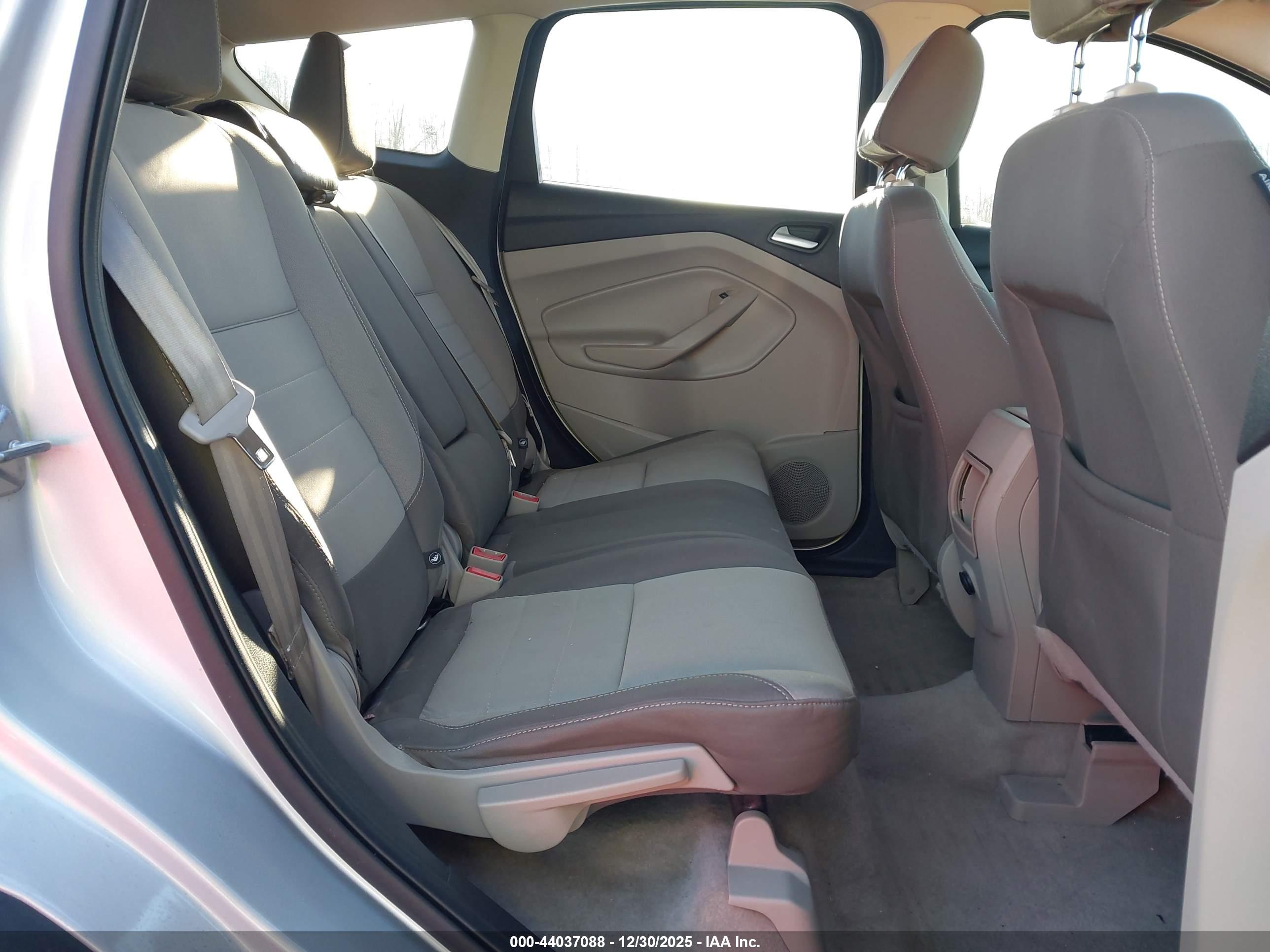 FORD ESCAPE image 8