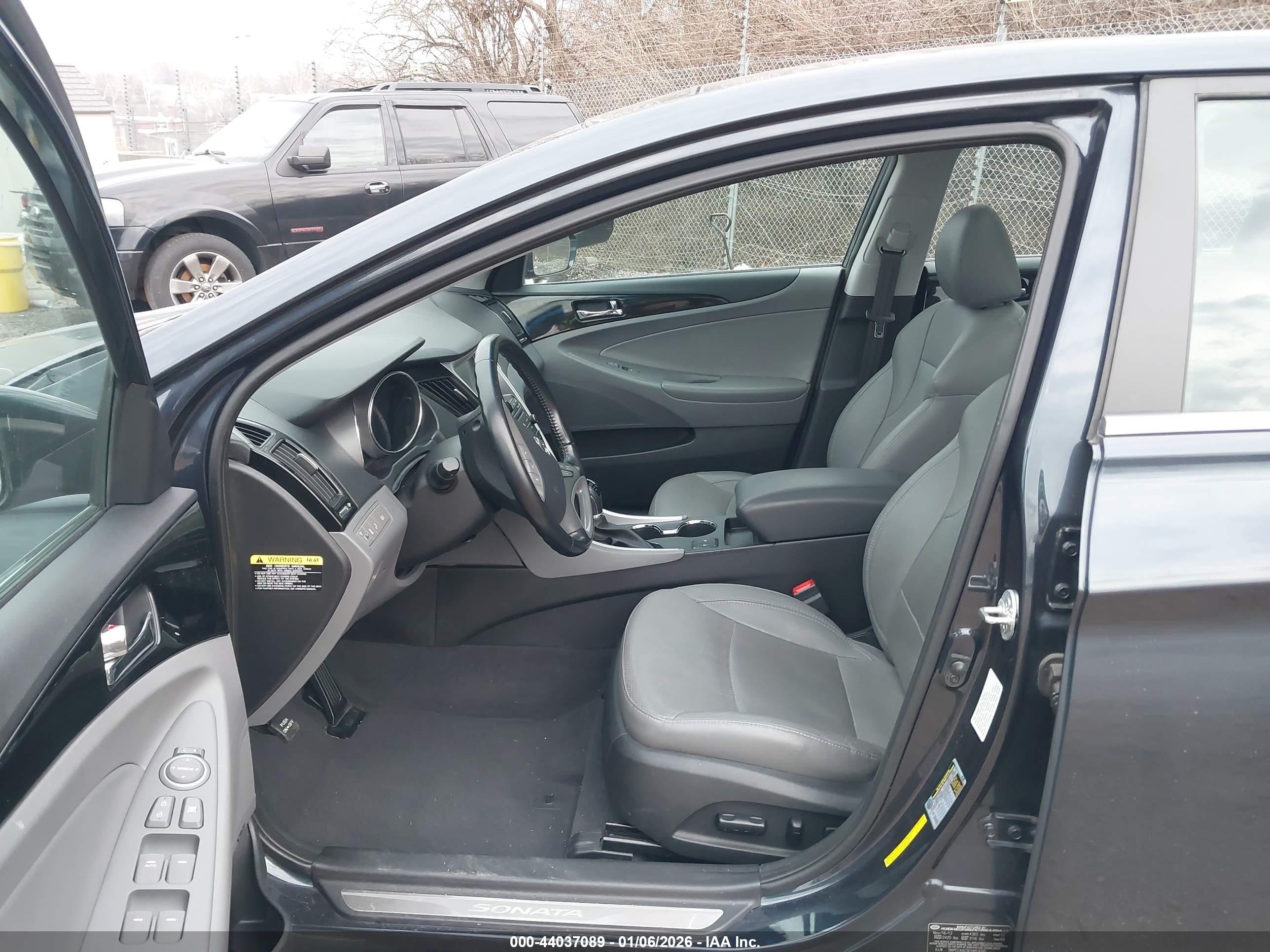 HYUNDAI SONATA image 5