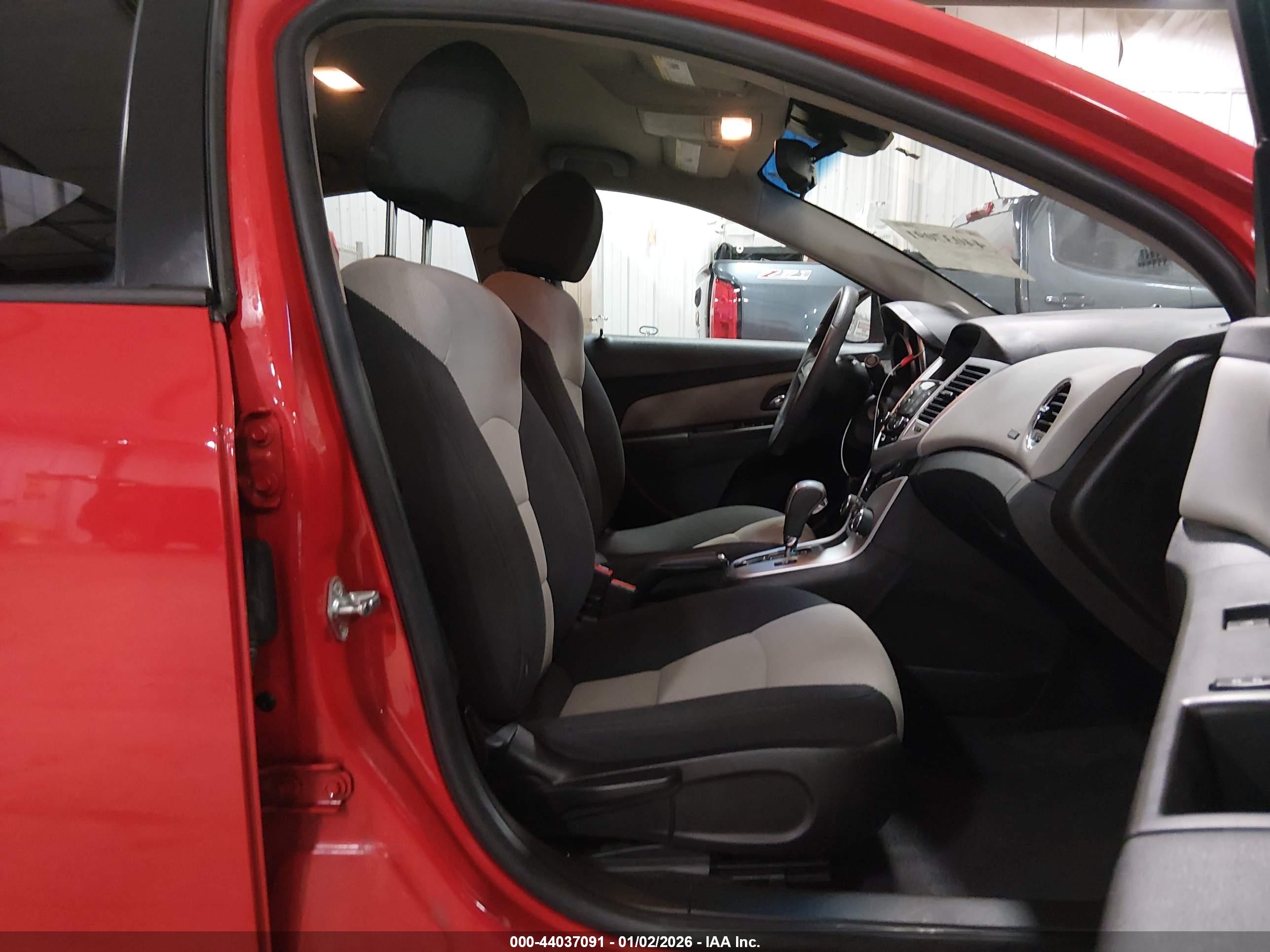 CHEVROLET CRUZE image 5