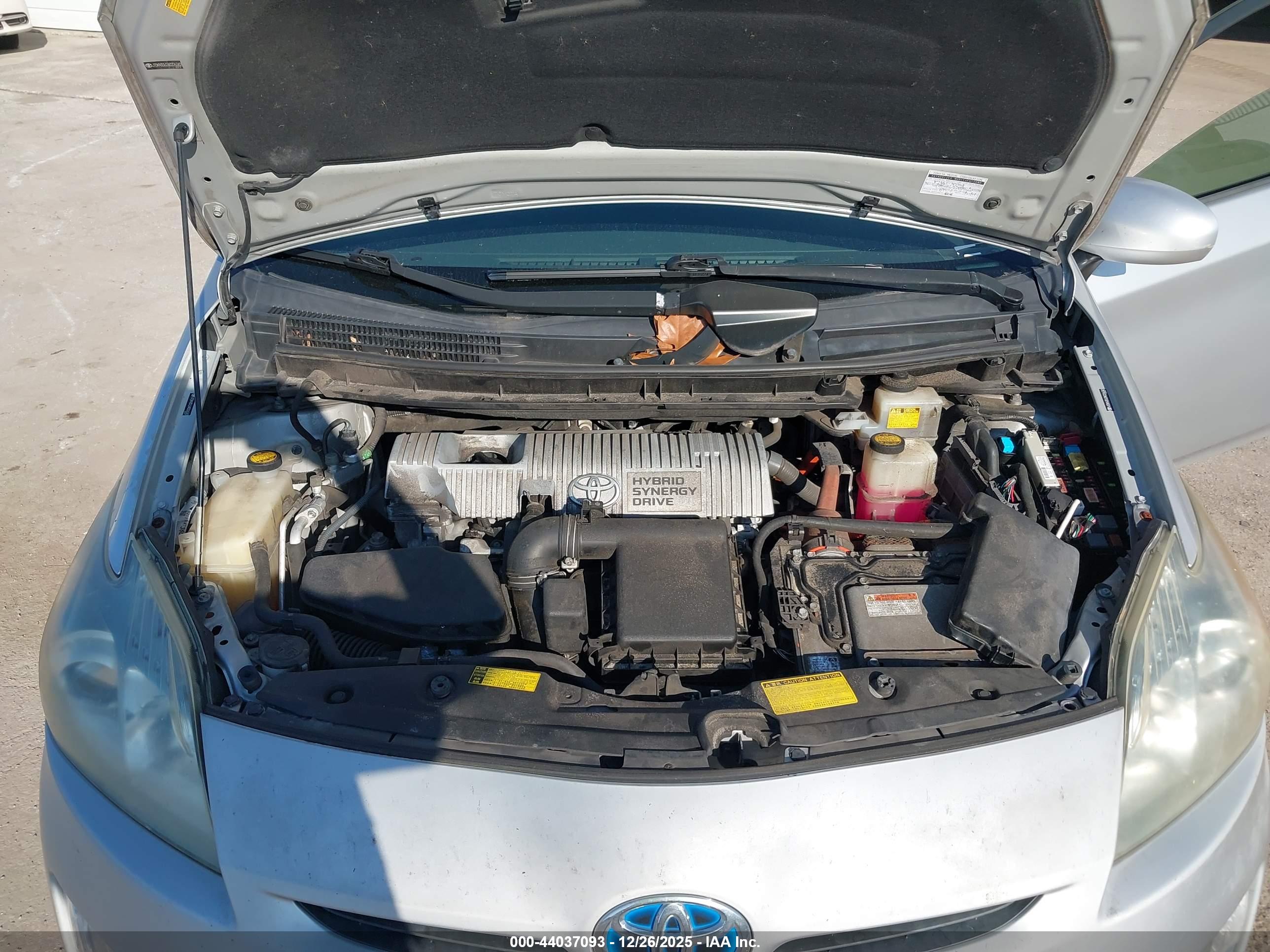 TOYOTA PRIUS image 10