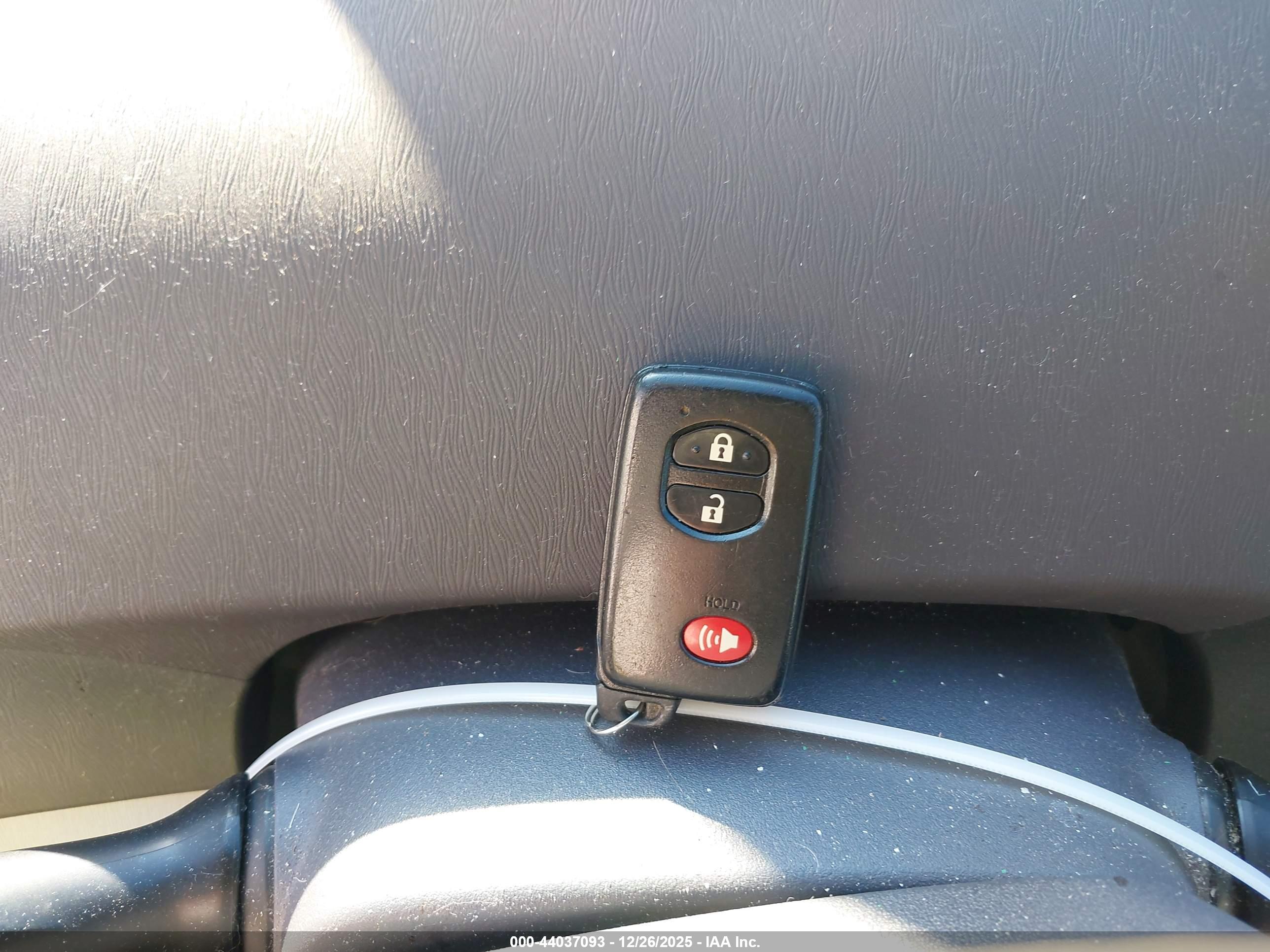 TOYOTA PRIUS image 11