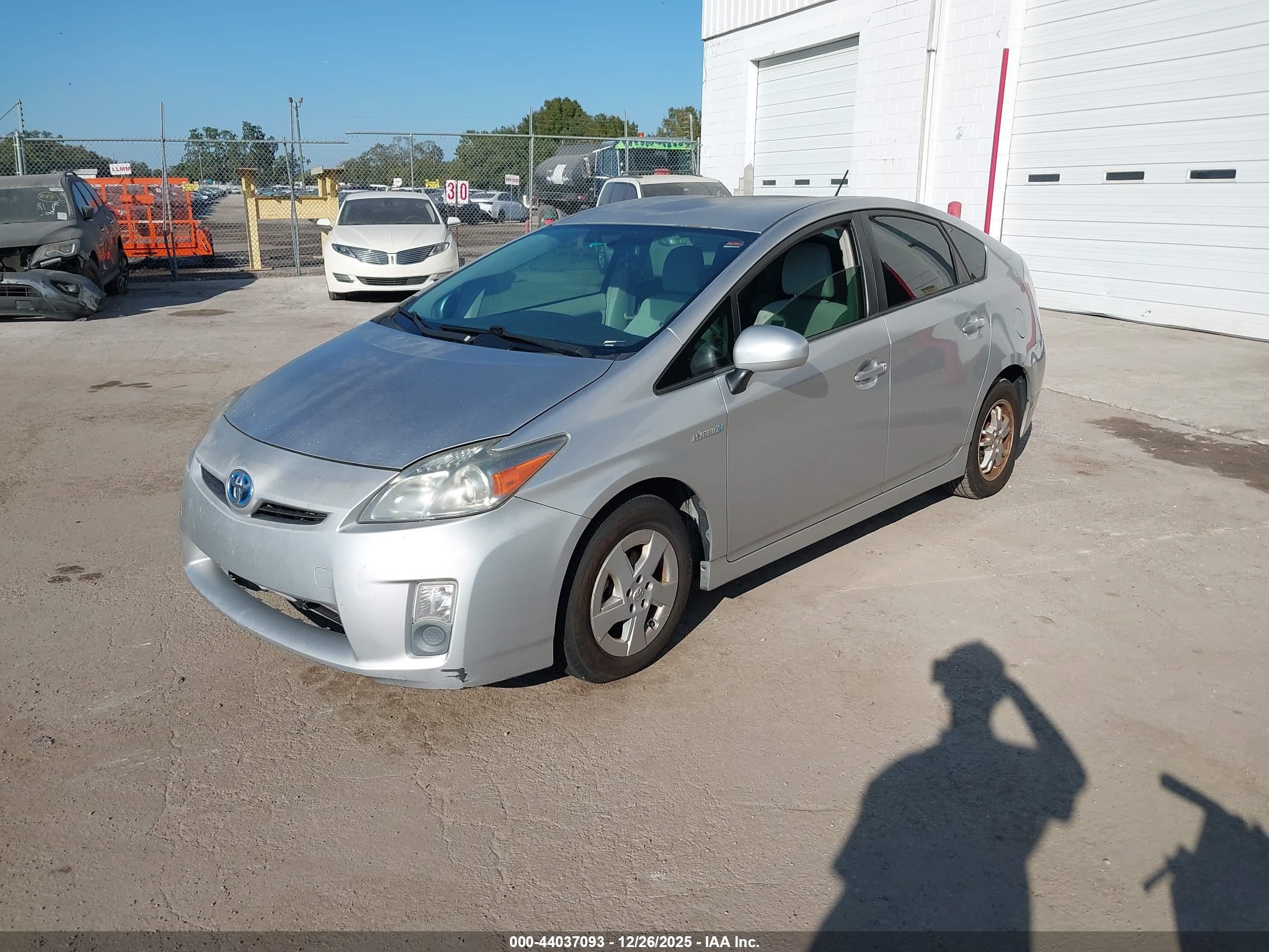 TOYOTA PRIUS image 2