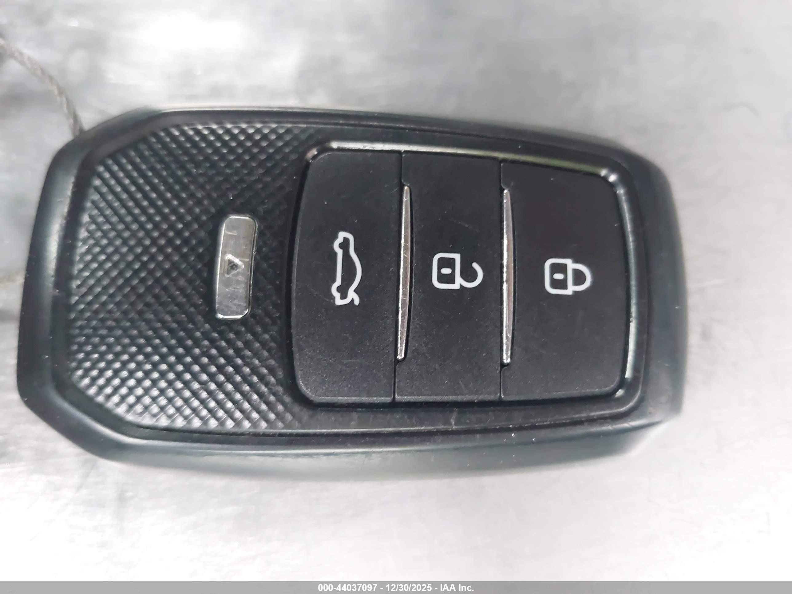 TOYOTA PRIUS image 11