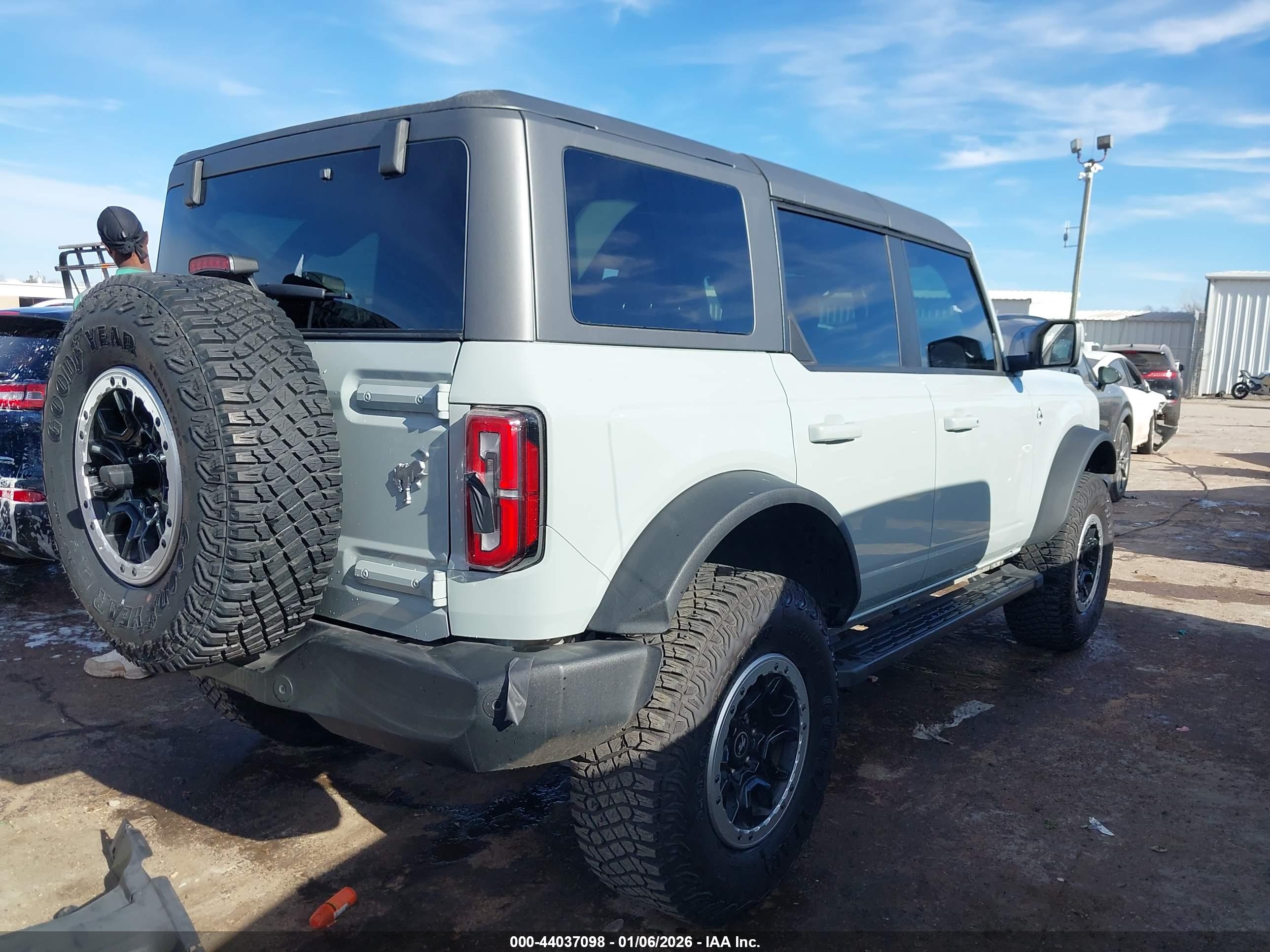 FORD BRONCO image 4