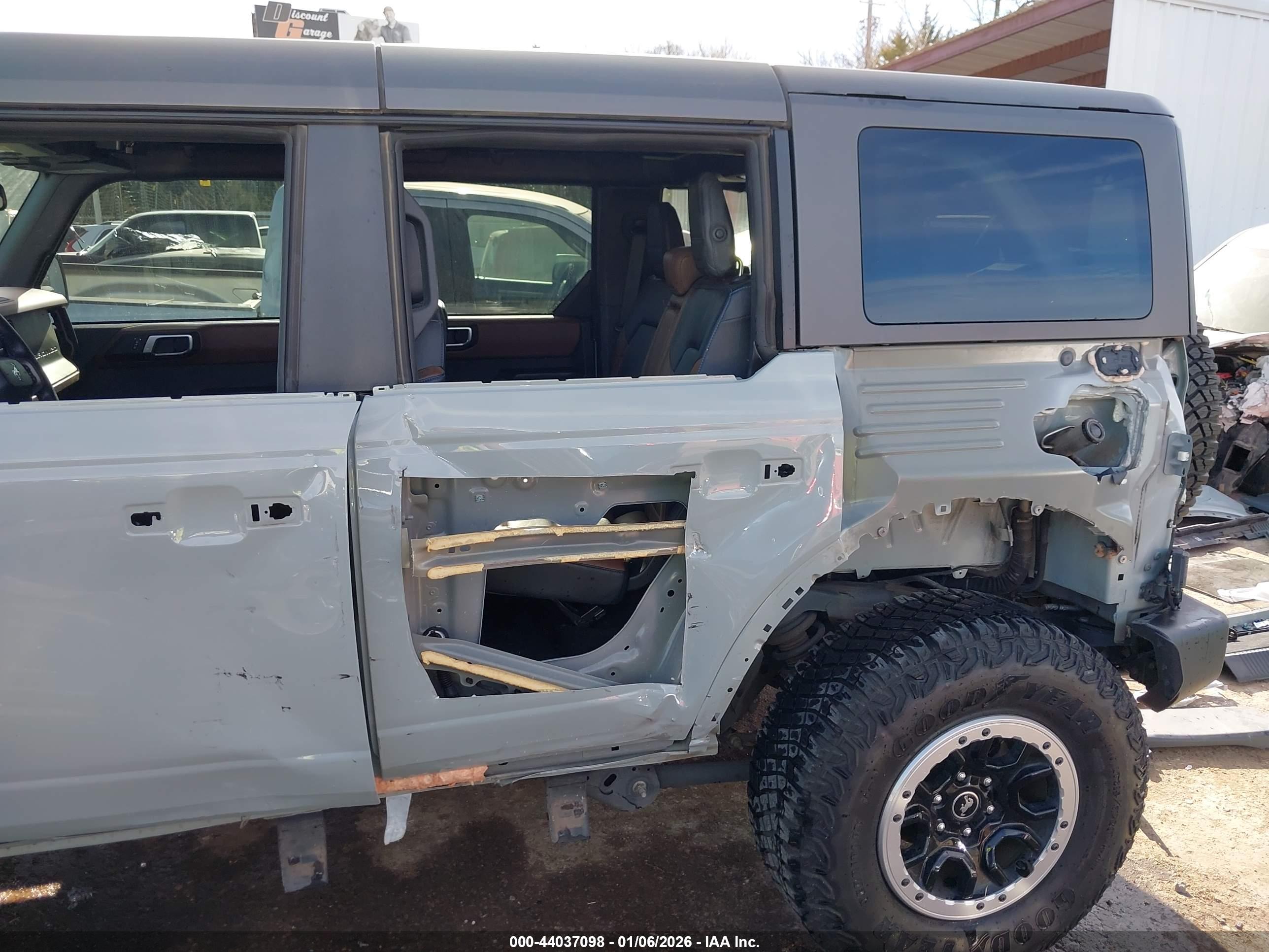 FORD BRONCO image 6