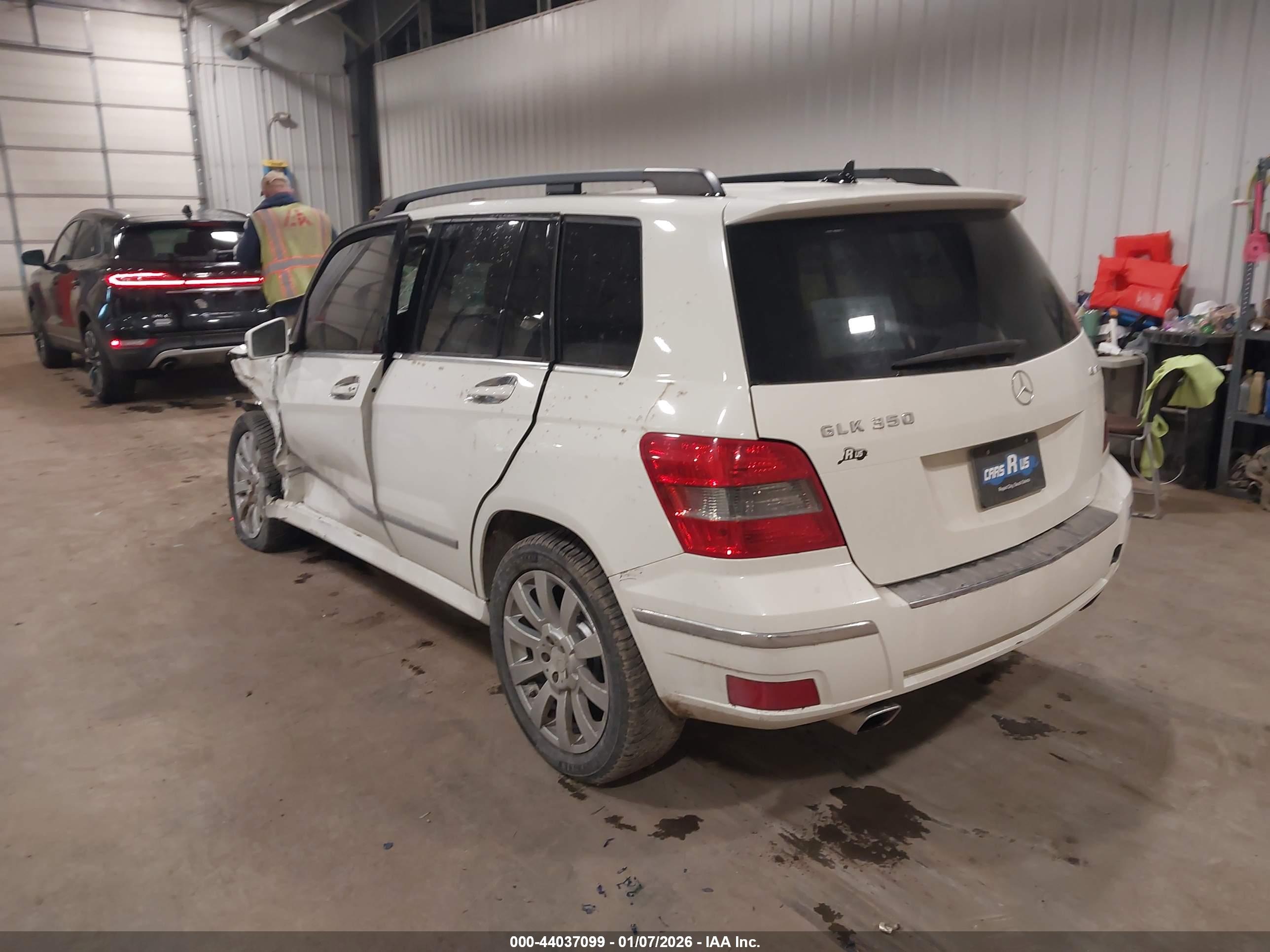 MERCEDES-BENZ GLK image 3
