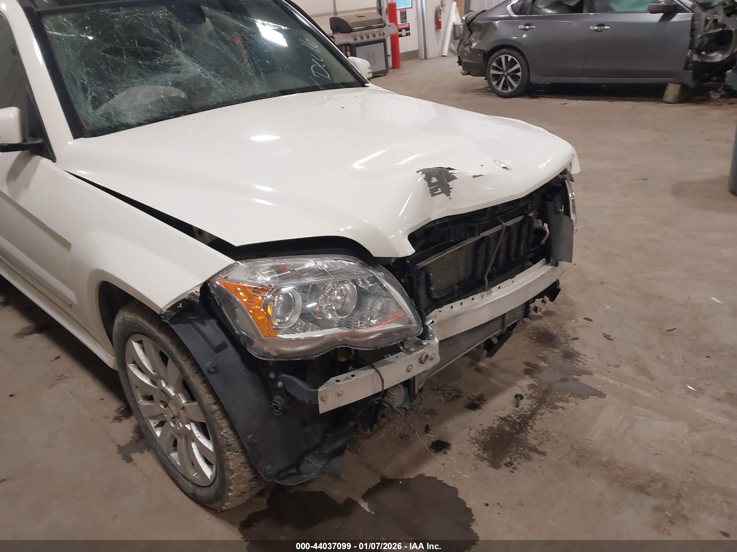 MERCEDES-BENZ GLK image 6