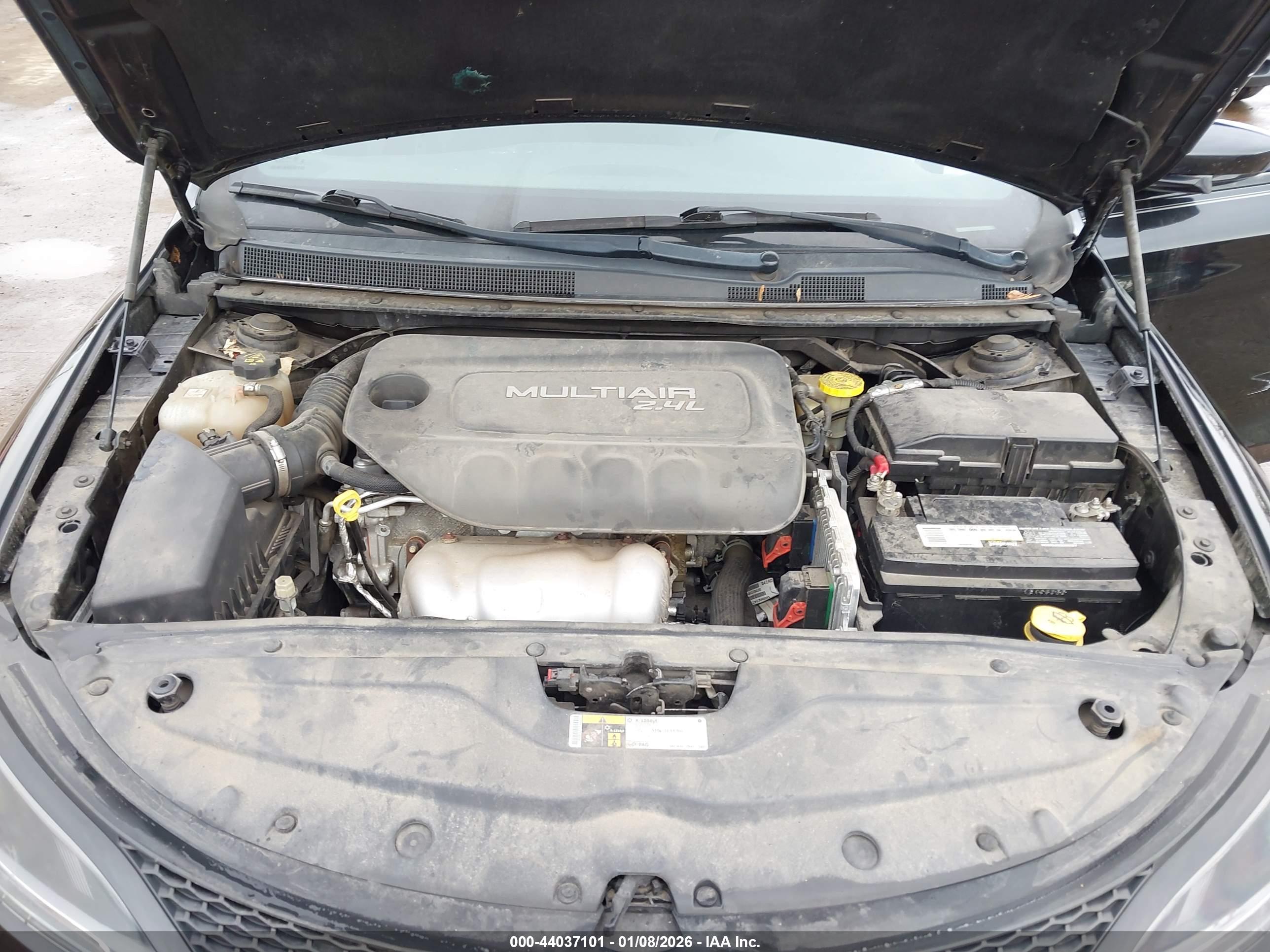 CHRYSLER 200 image 10