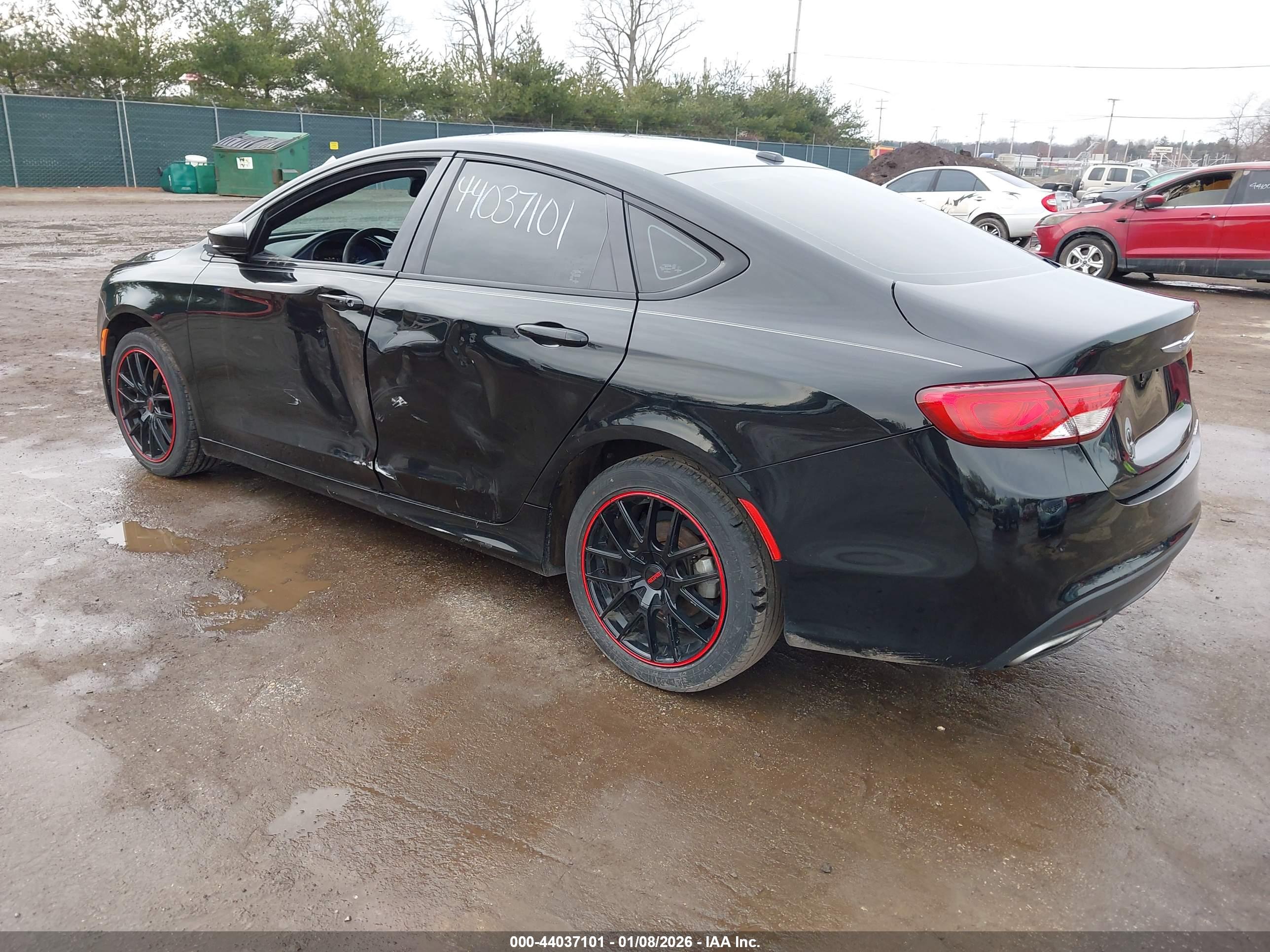 CHRYSLER 200 image 3