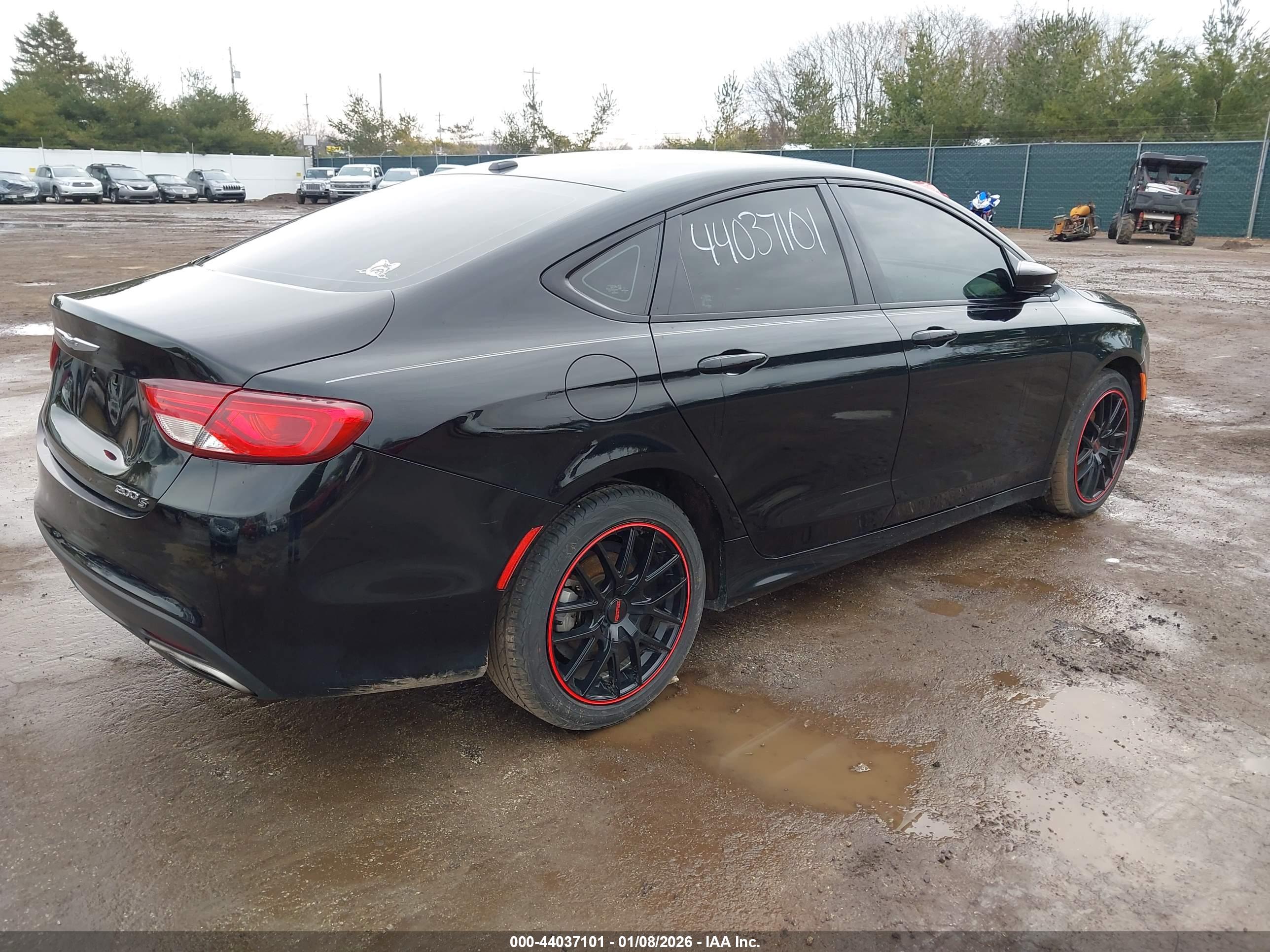 CHRYSLER 200 image 4