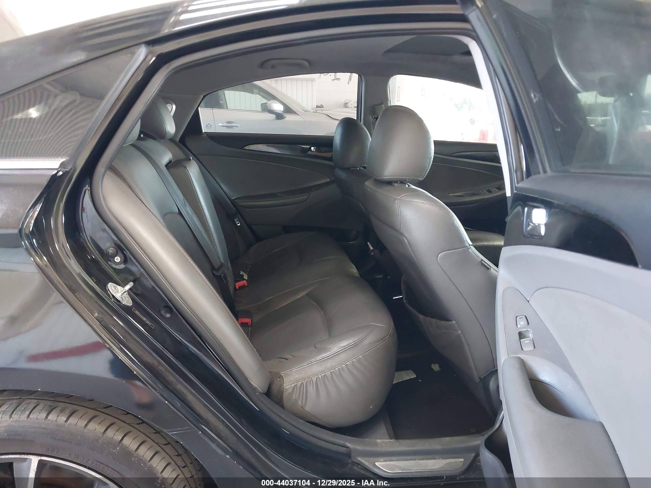 HYUNDAI SONATA image 8
